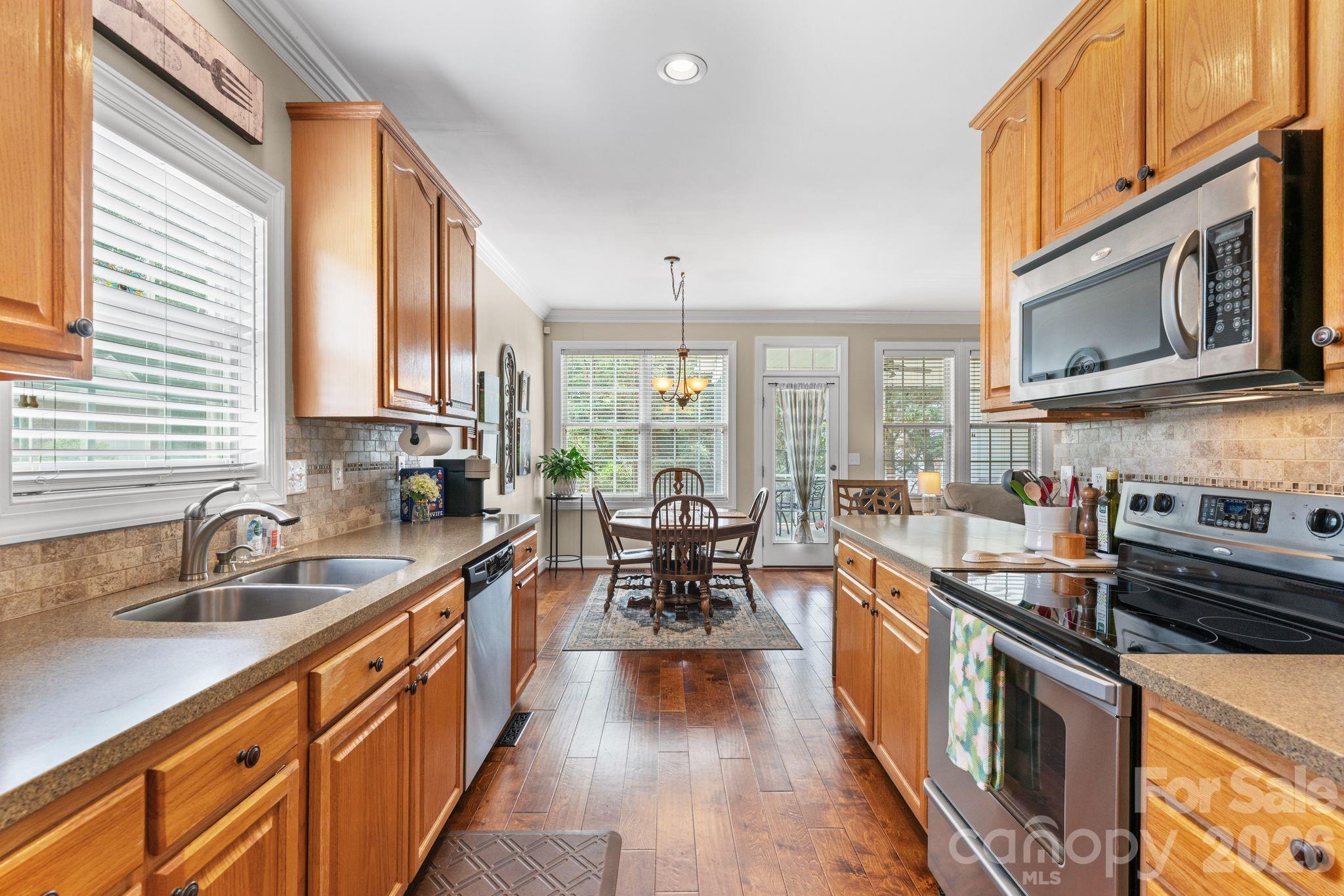1900 Austin Place Lane Property Photo 12