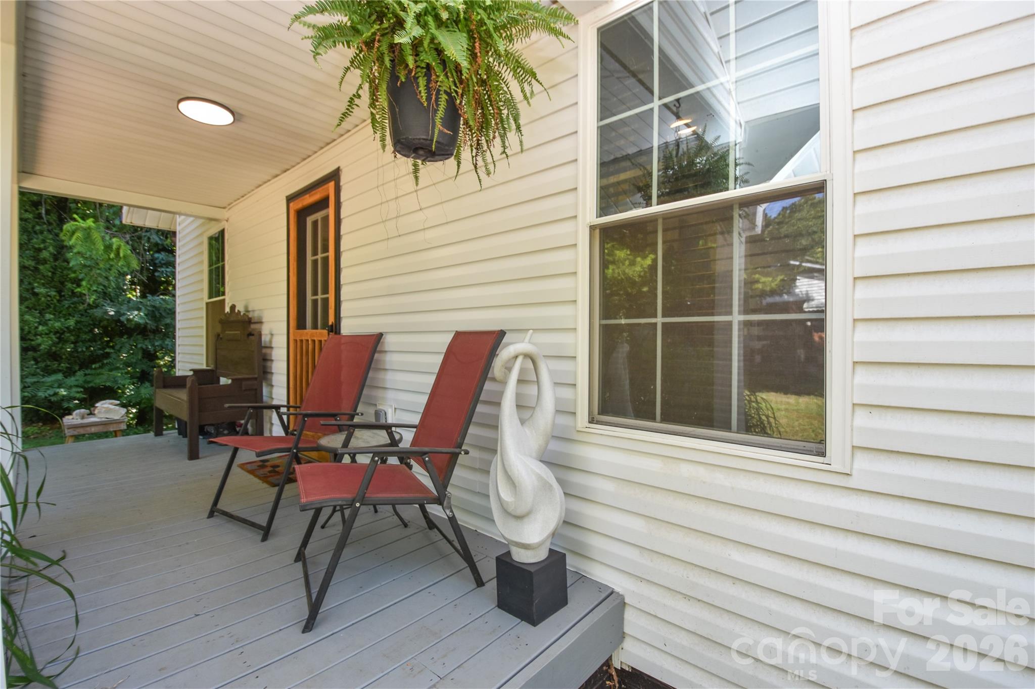 345 W Lowrance Avenue Property Photo 5