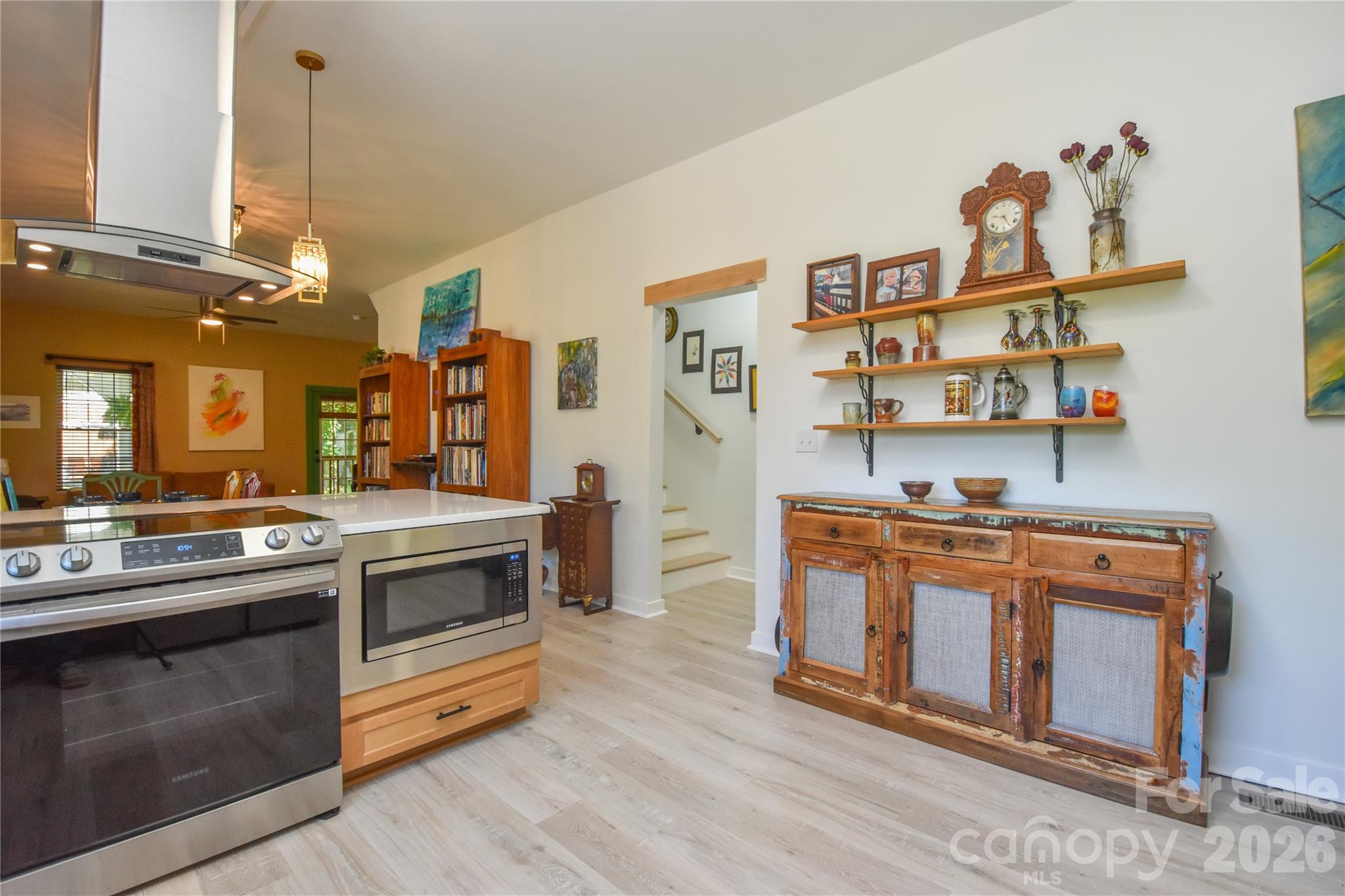 345 W Lowrance Avenue Property Photo 7