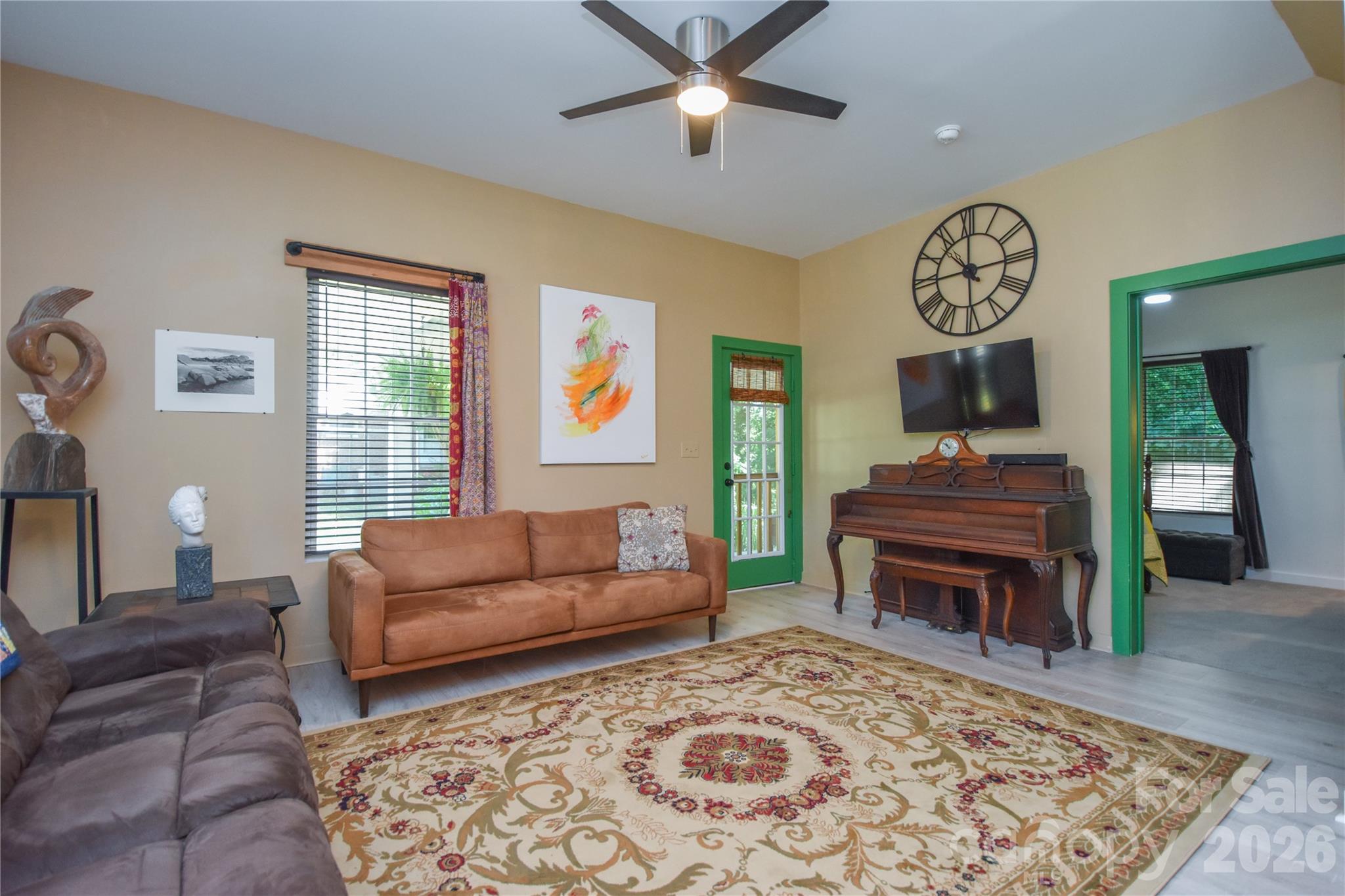 345 W Lowrance Avenue Property Photo 14