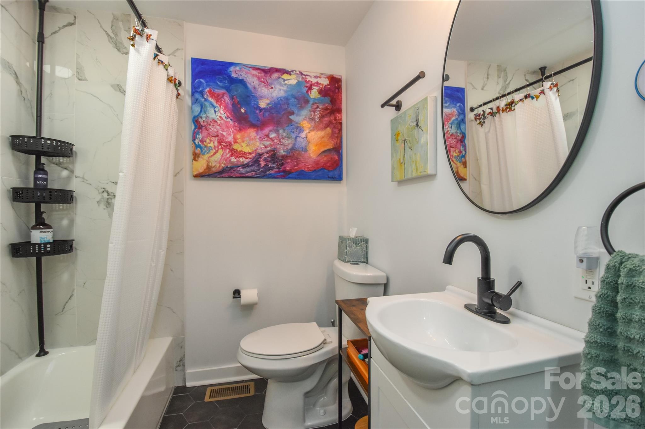 345 W Lowrance Avenue Property Photo 18