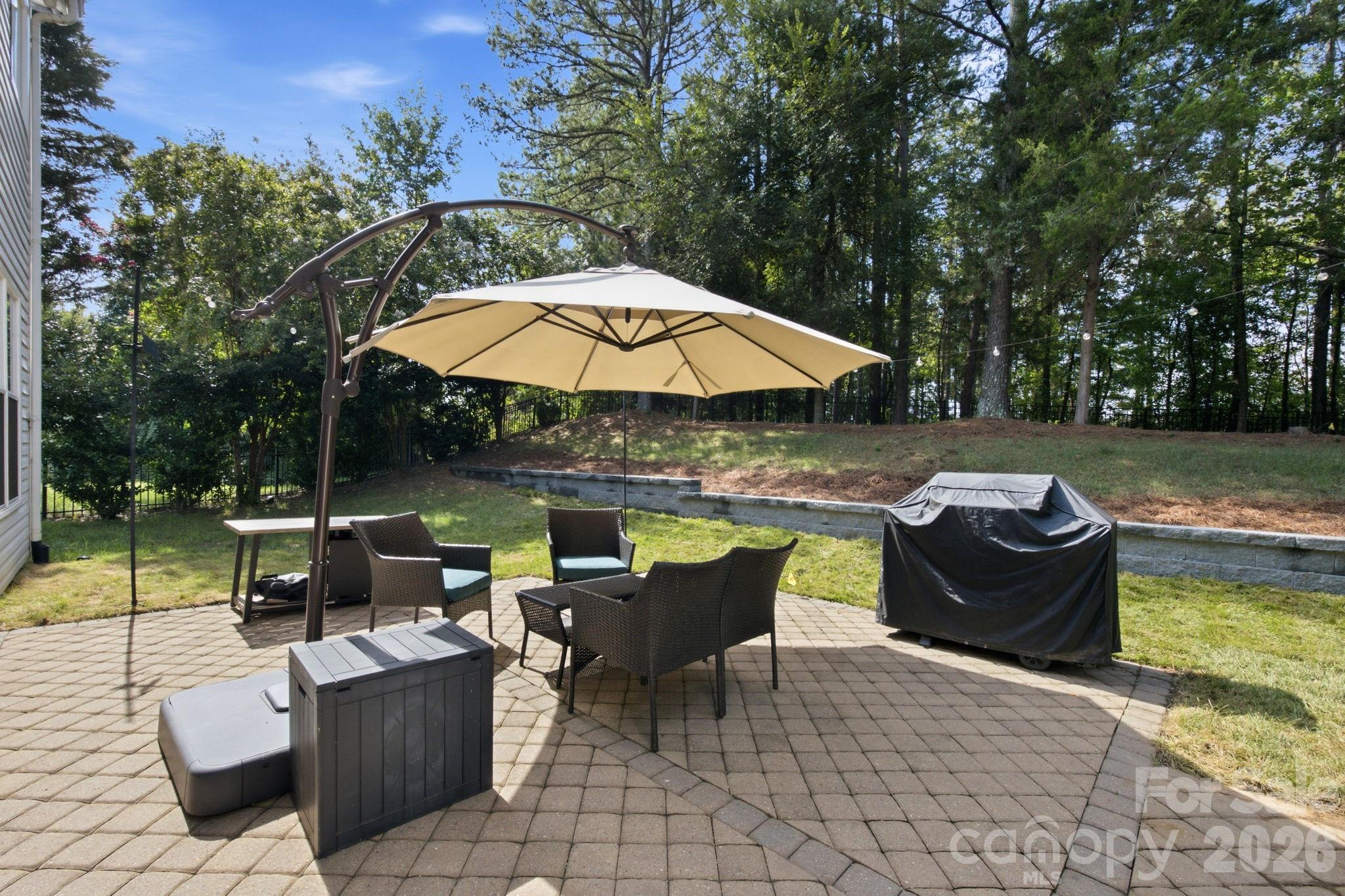 16106 Cloverleaf Court Property Photo 2