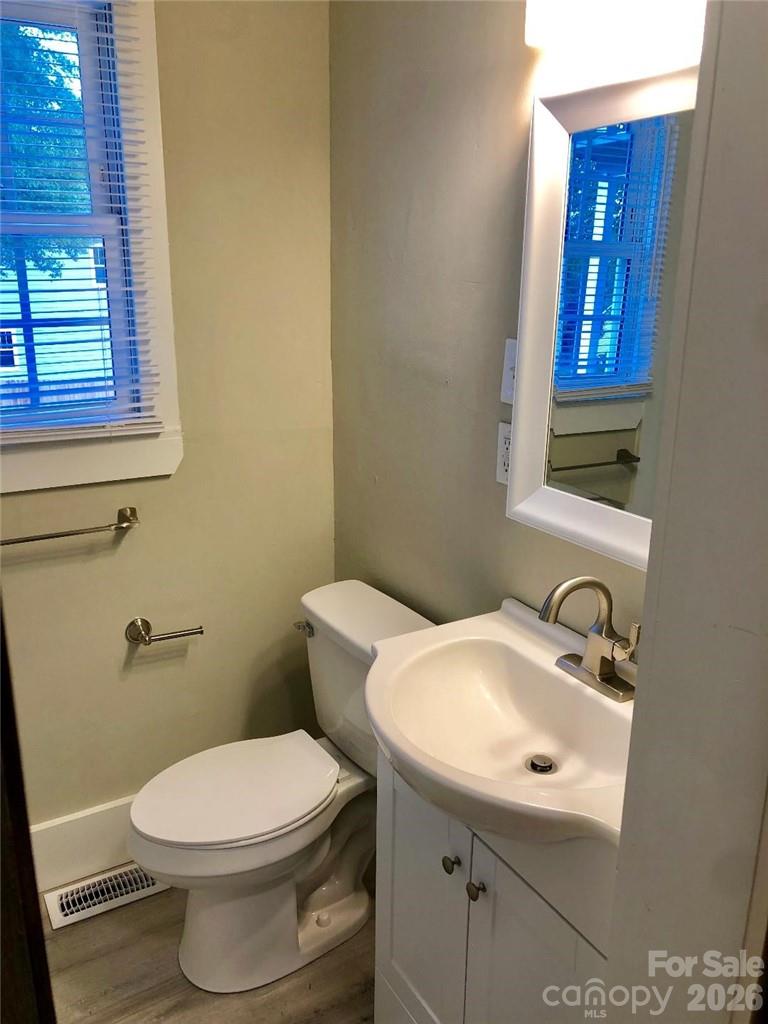 2431 Columbus Circle 15 Property Photo 13
