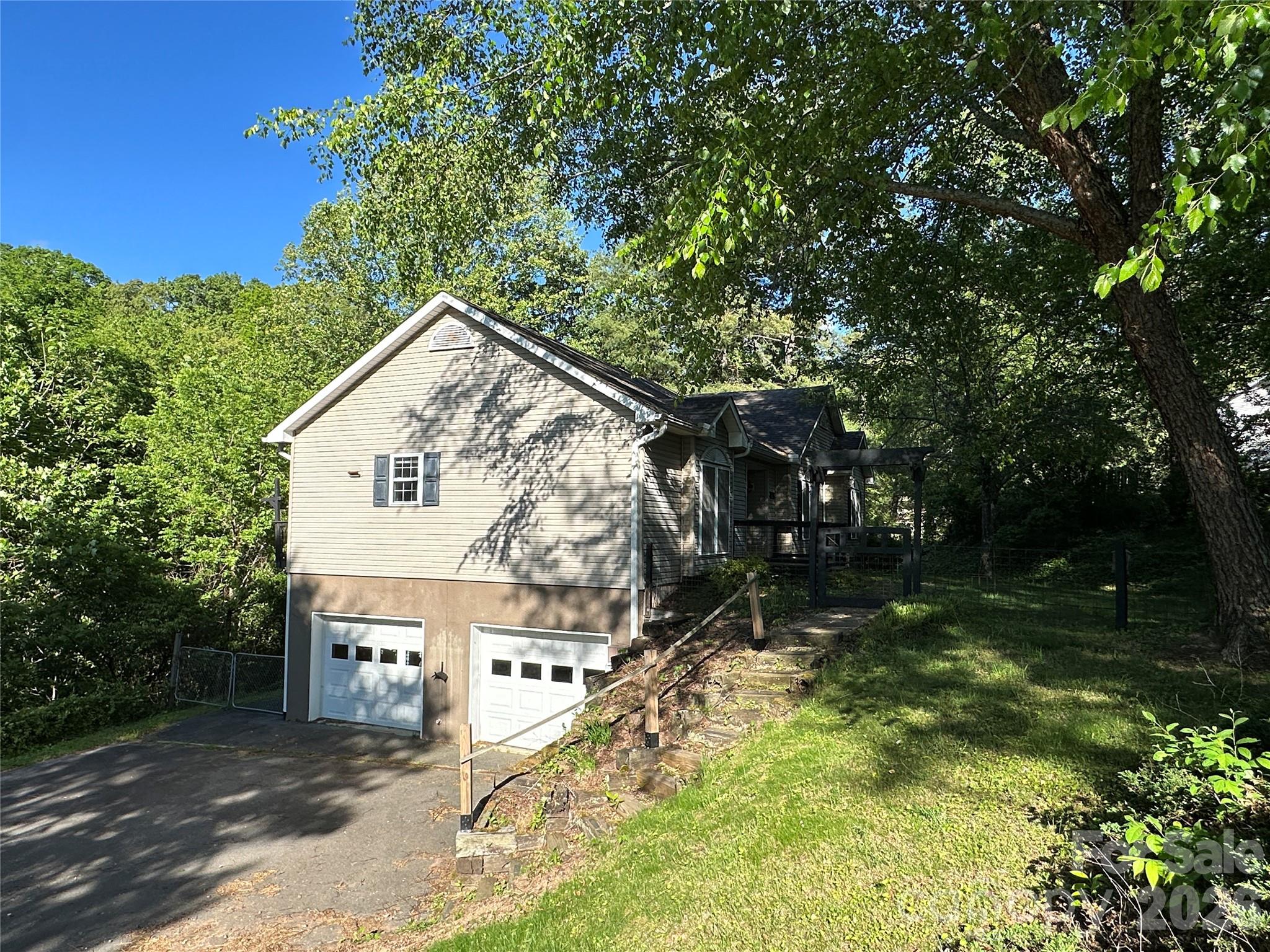 126 Ridgeline Road Property Photo 2