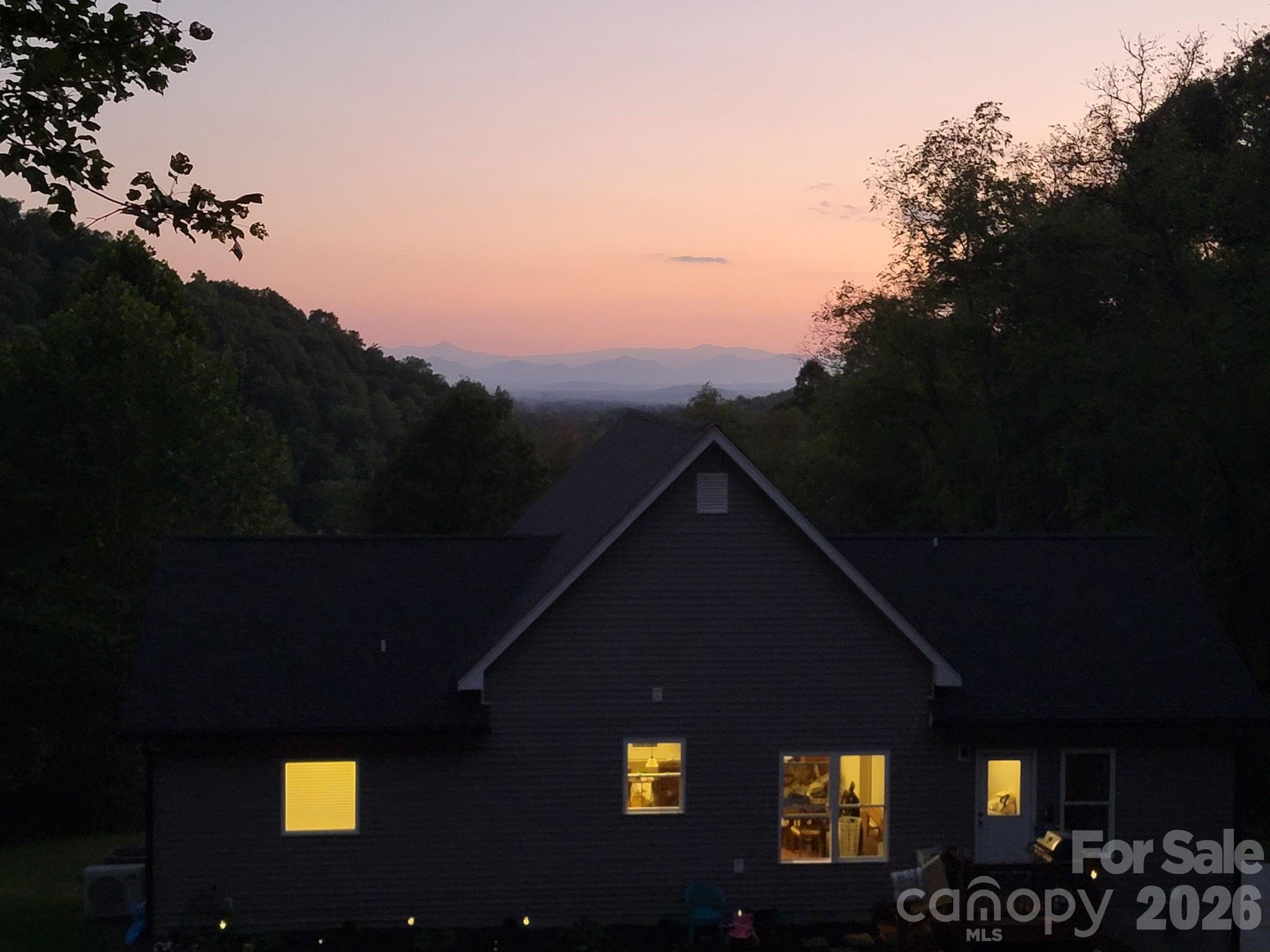 300 Green Meadow Lane Property Photo 6