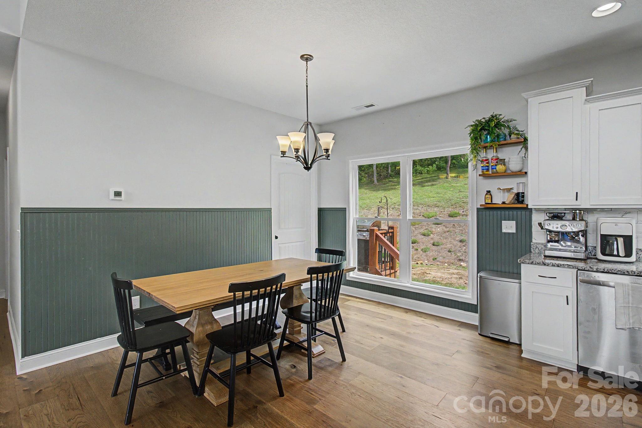 300 Green Meadow Lane Property Photo 16