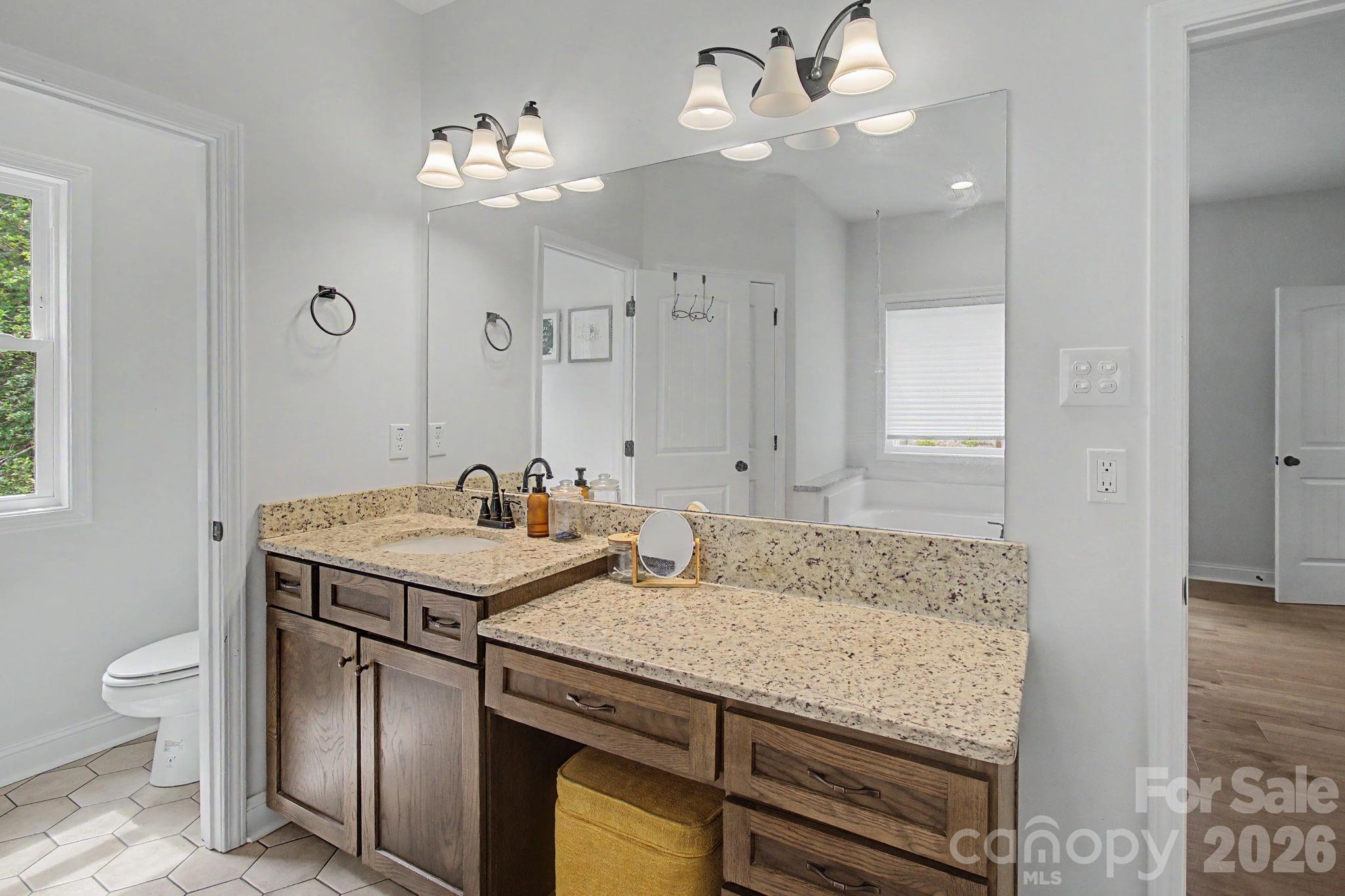 300 Green Meadow Lane Property Photo 21