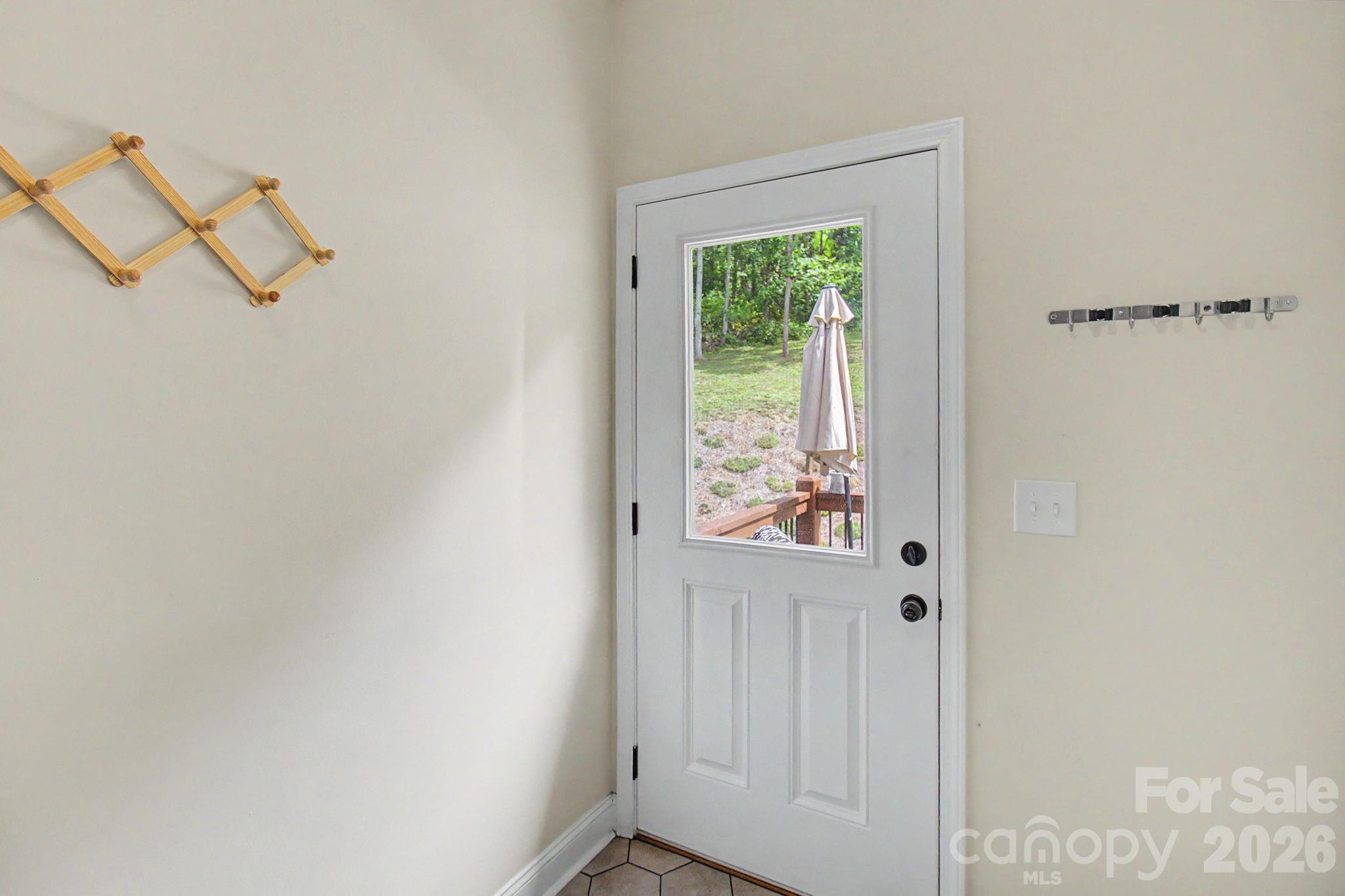 300 Green Meadow Lane Property Photo 25