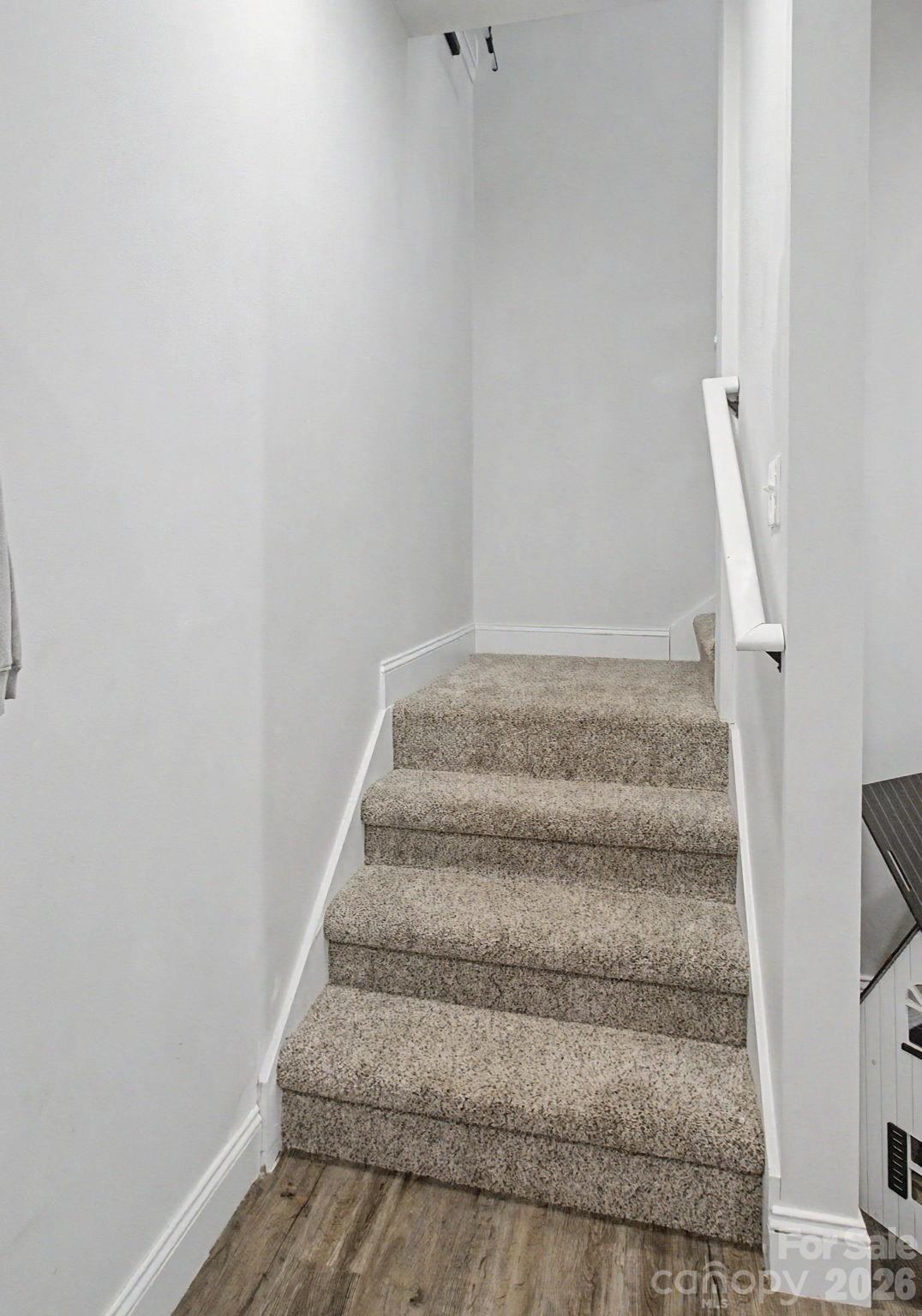 300 Green Meadow Lane Property Photo 27