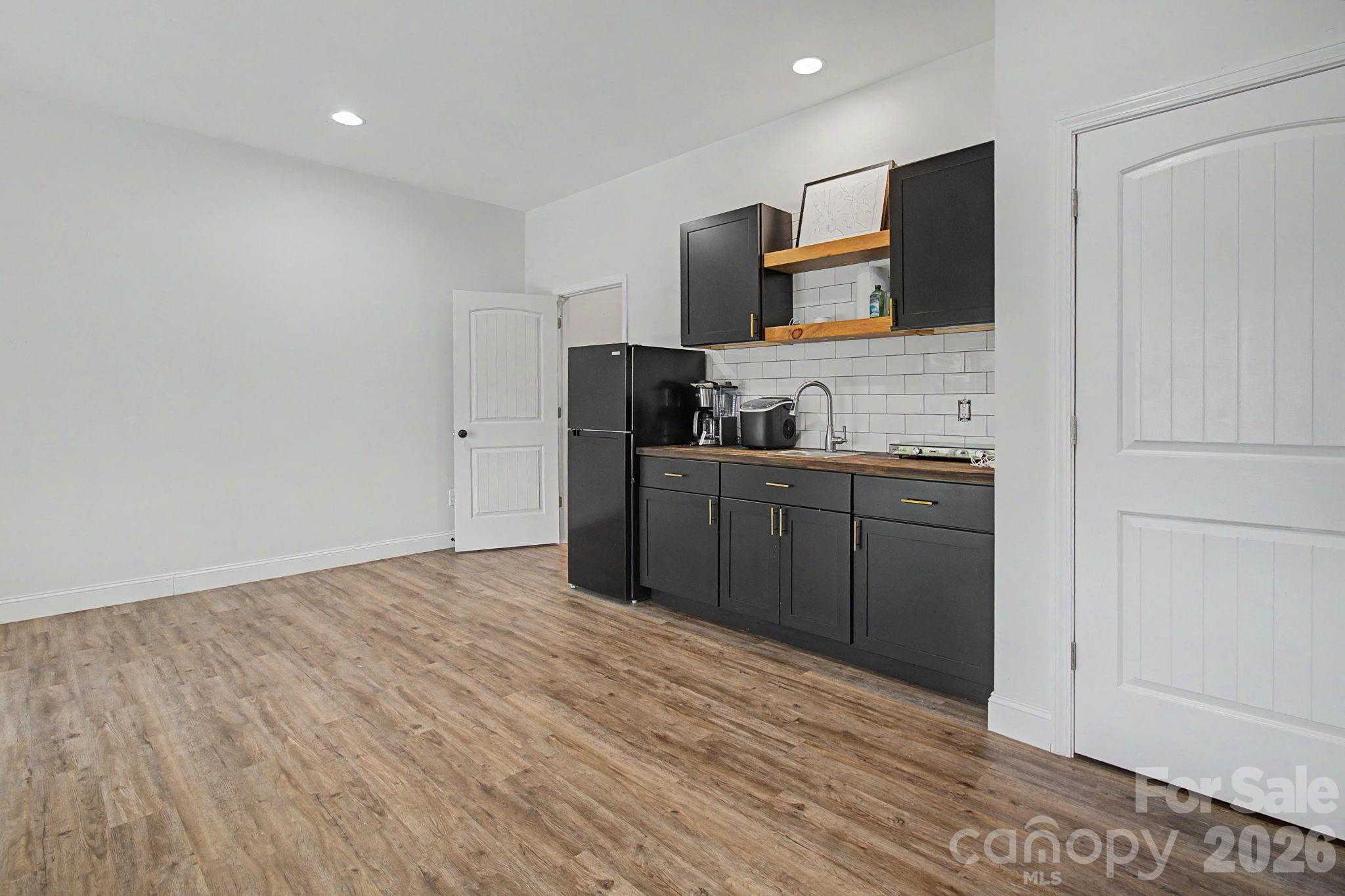 300 Green Meadow Lane Property Photo 29