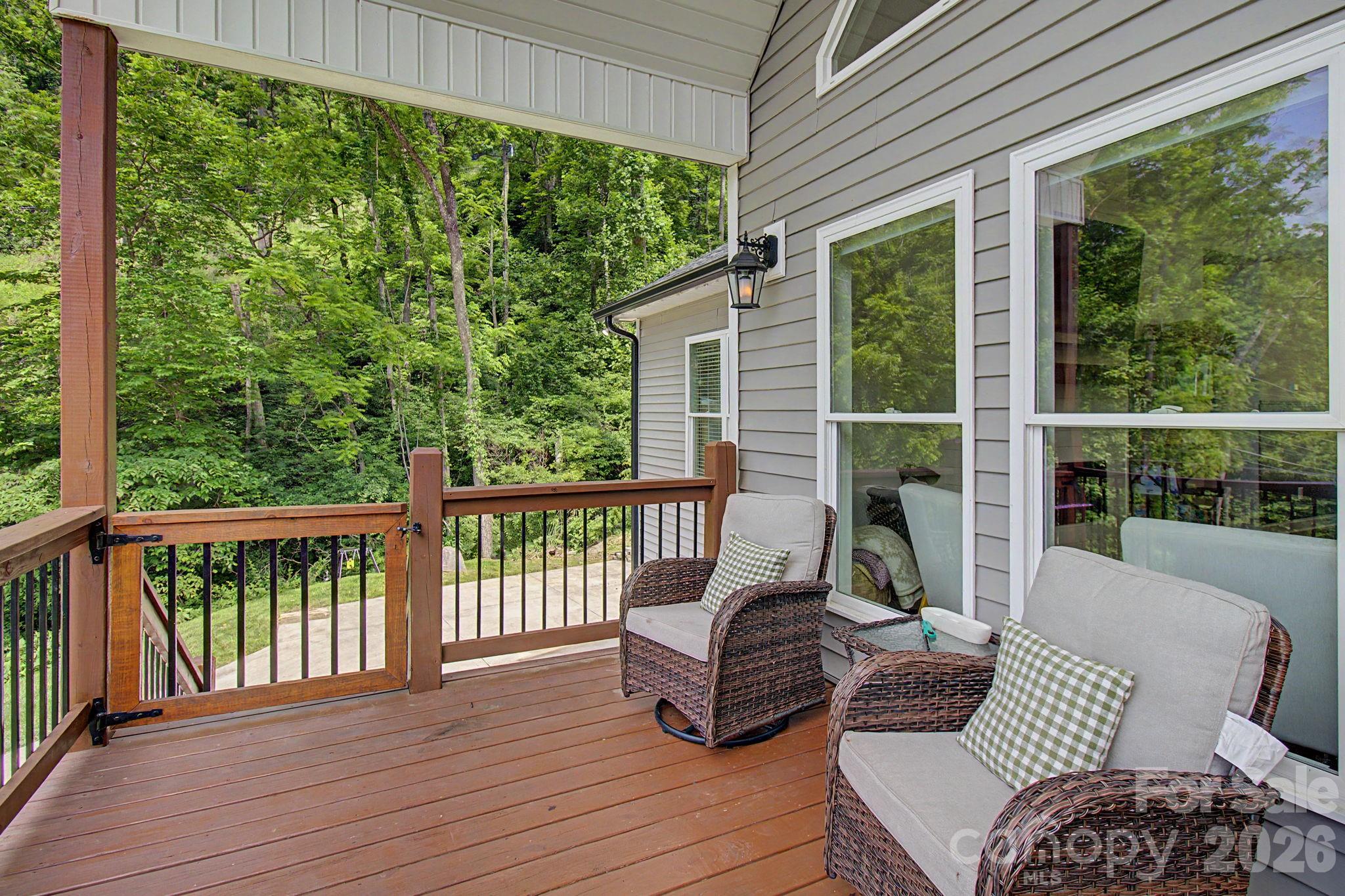 300 Green Meadow Lane Property Photo 39