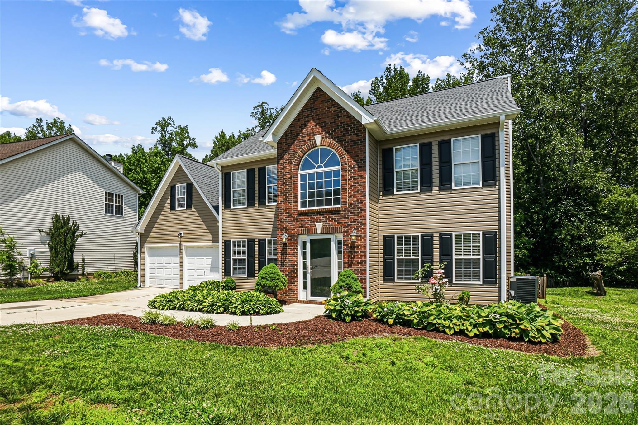 5012 Eagle Creek Drive Property Photo 2