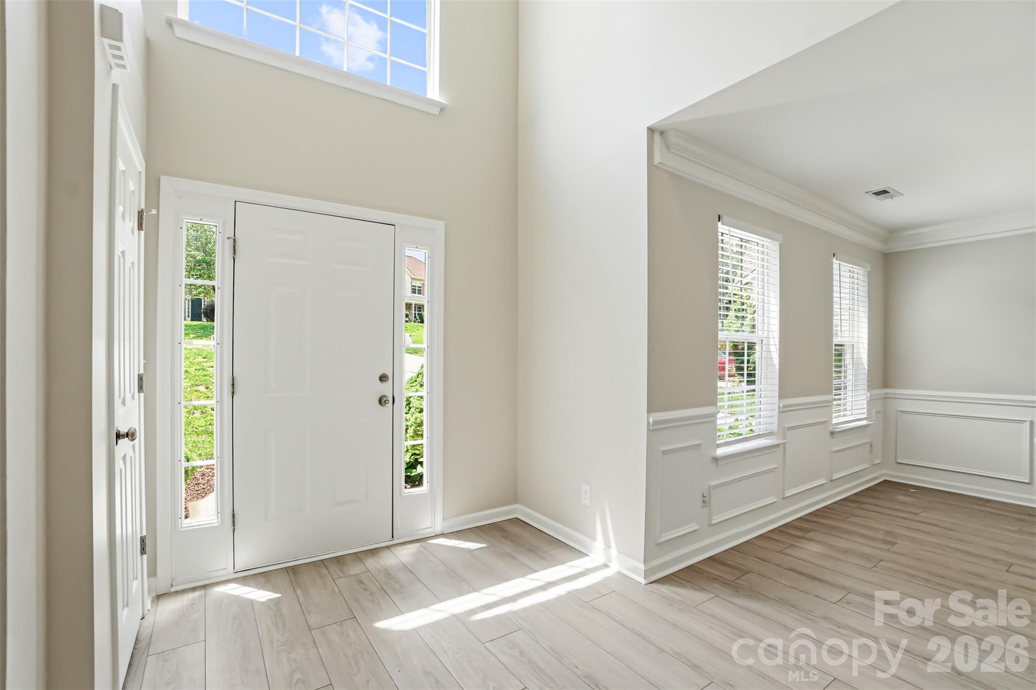 5012 Eagle Creek Drive Property Photo 3