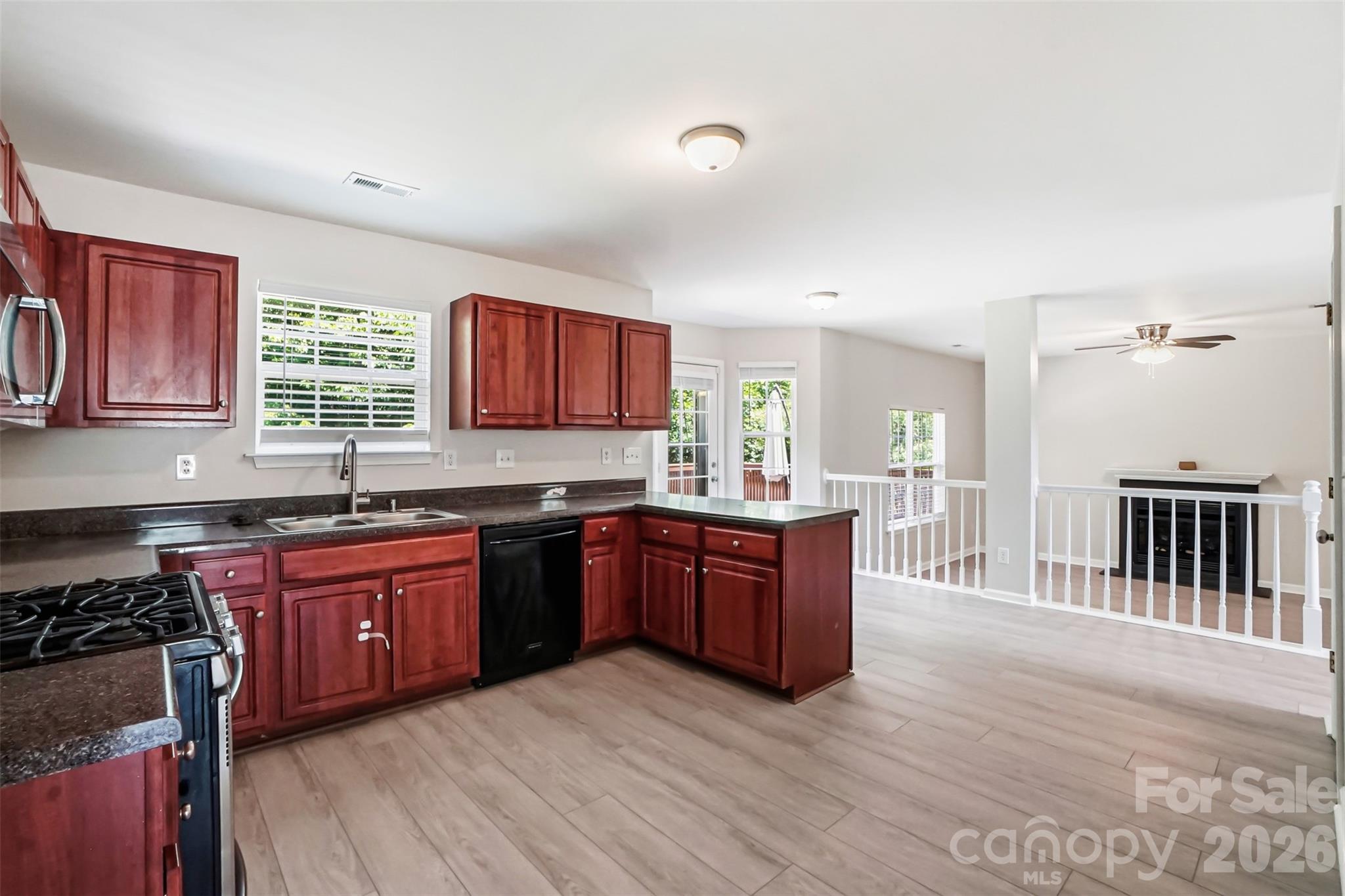 5012 Eagle Creek Drive Property Photo 12