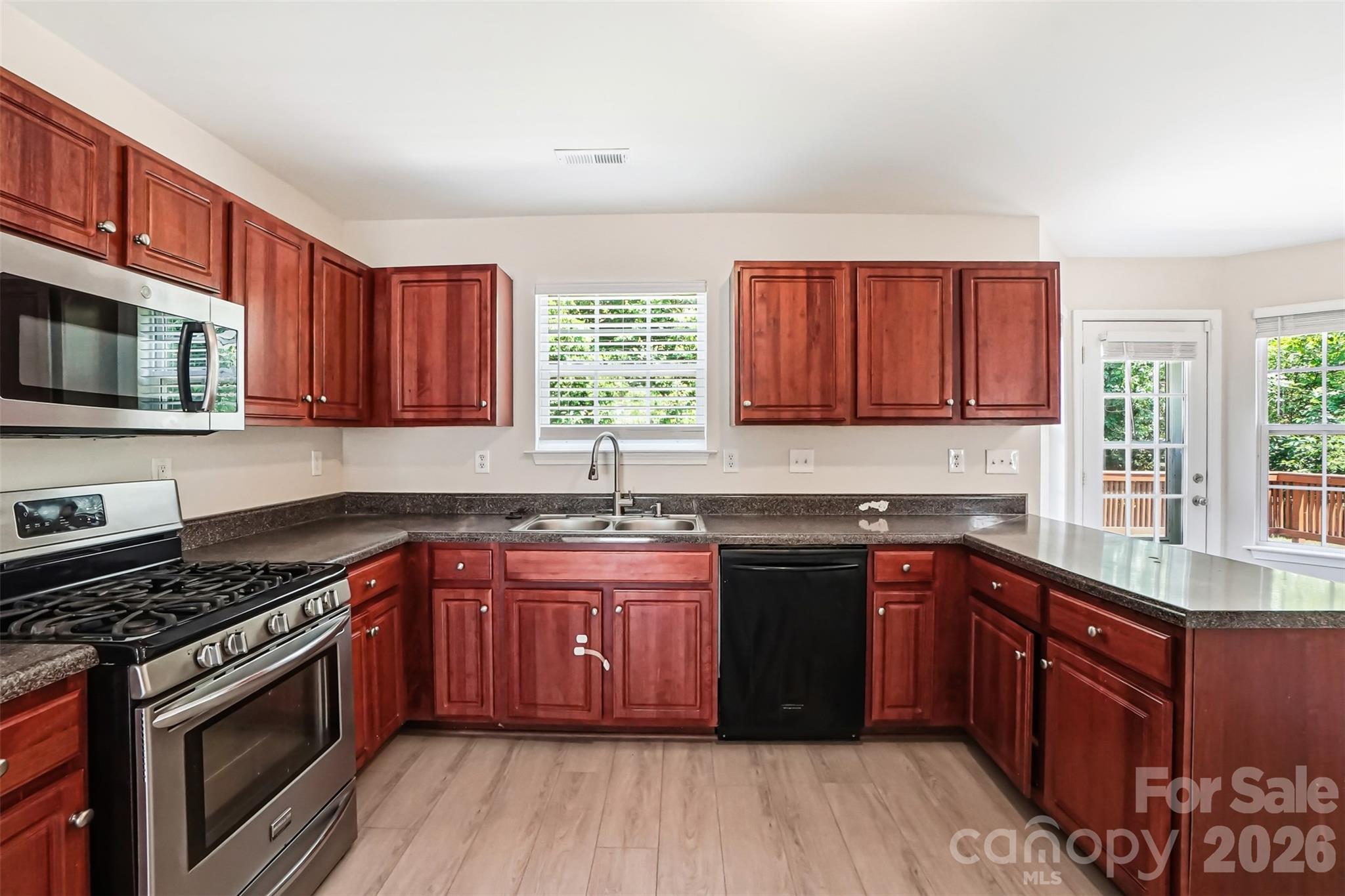 5012 Eagle Creek Drive Property Photo 13