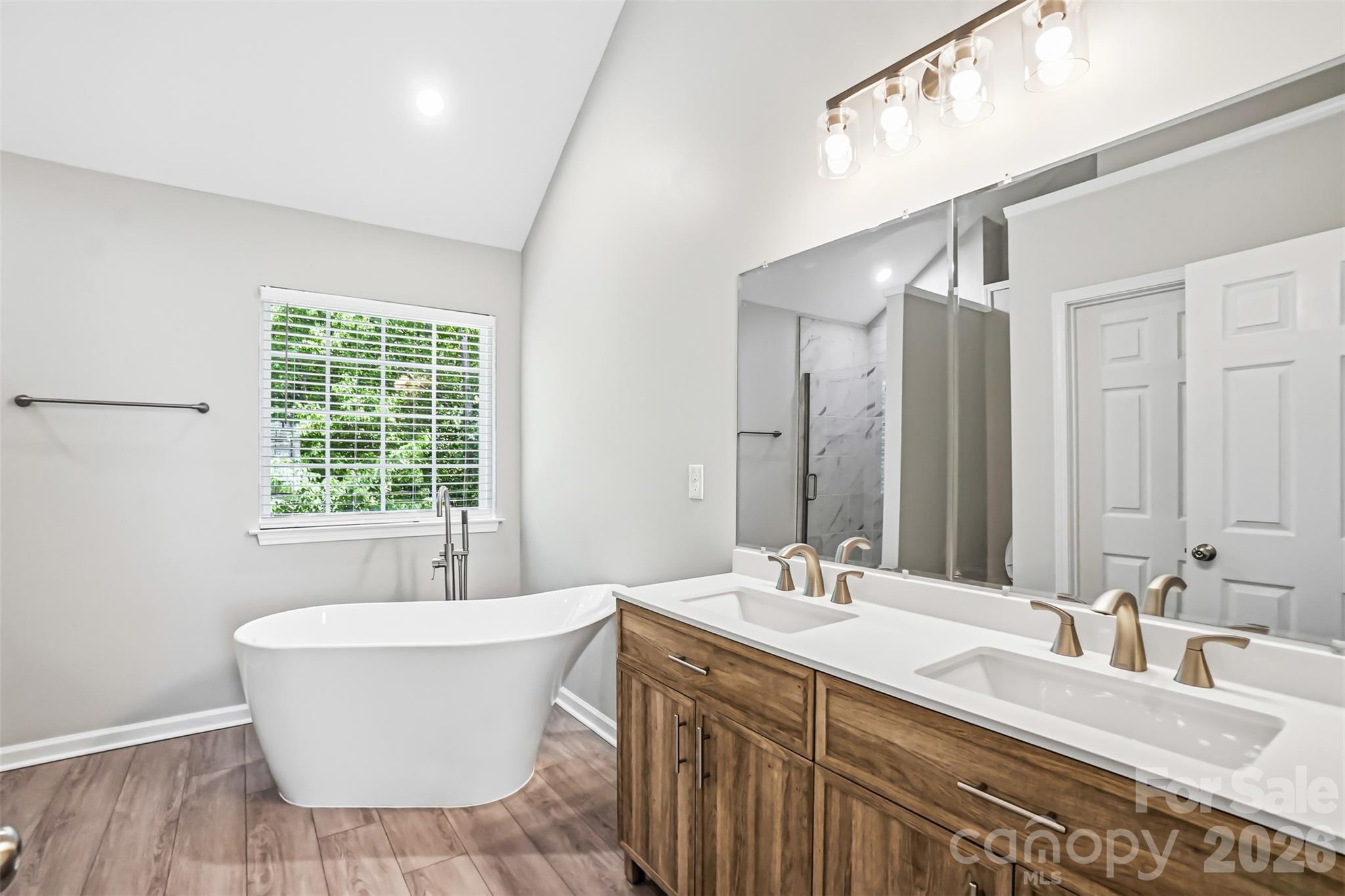 5012 Eagle Creek Drive Property Photo 22