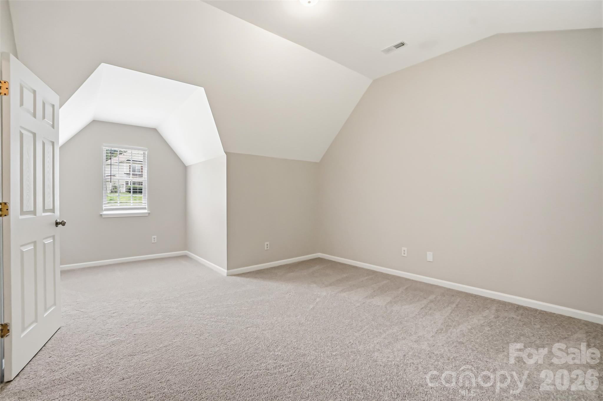 5012 Eagle Creek Drive Property Photo 28