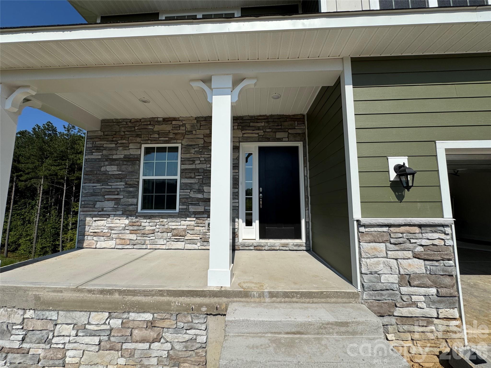 1570 Autumn Lane 117 Property Photo 2