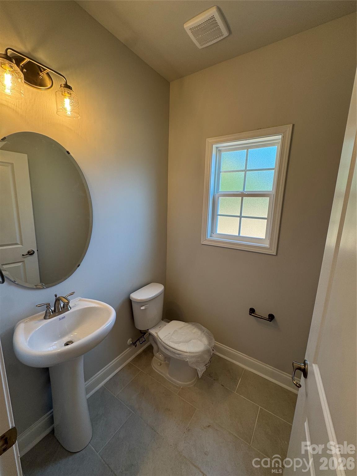 1570 Autumn Lane 117 Property Photo 11