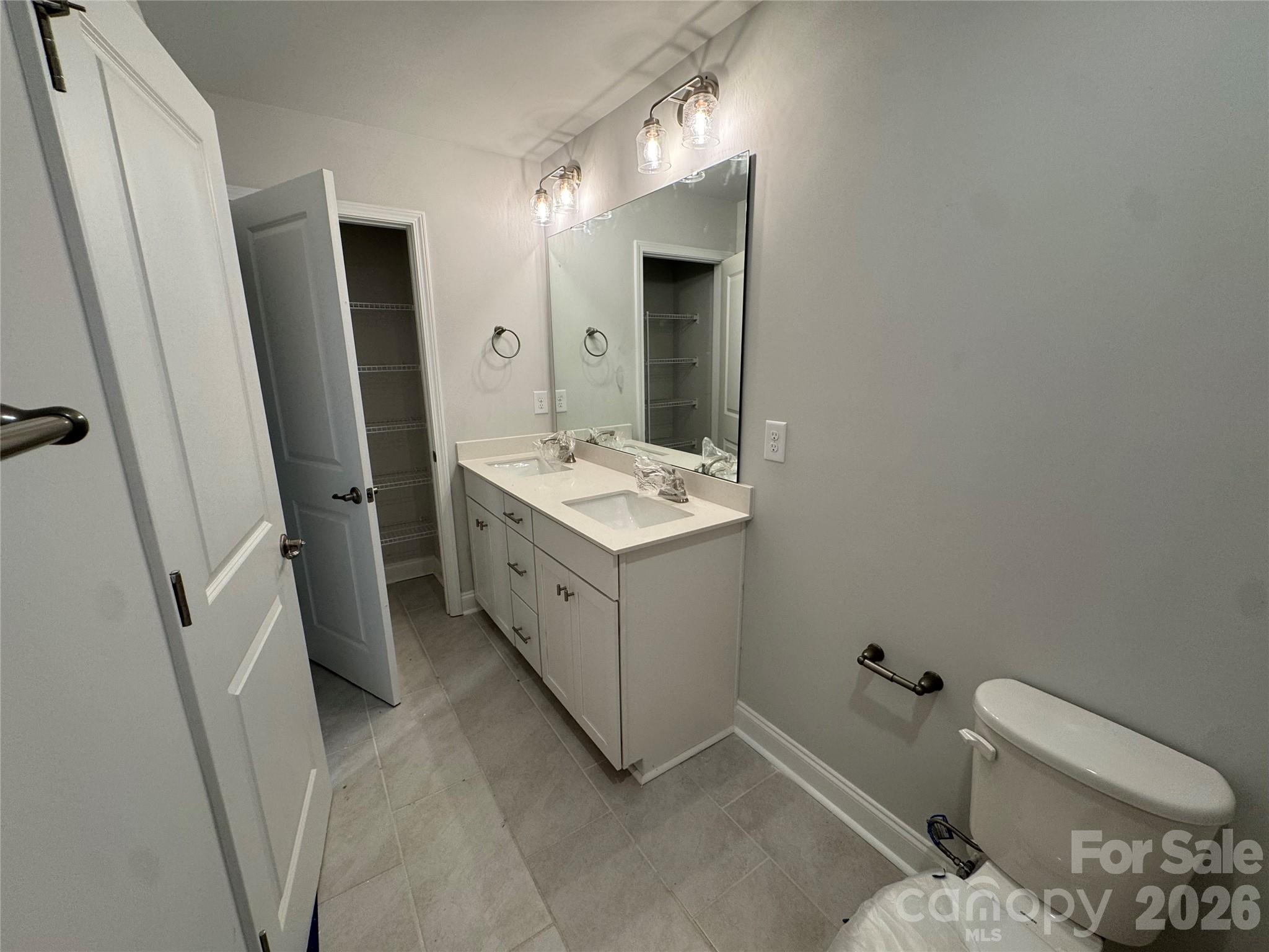1570 Autumn Lane 117 Property Photo 13