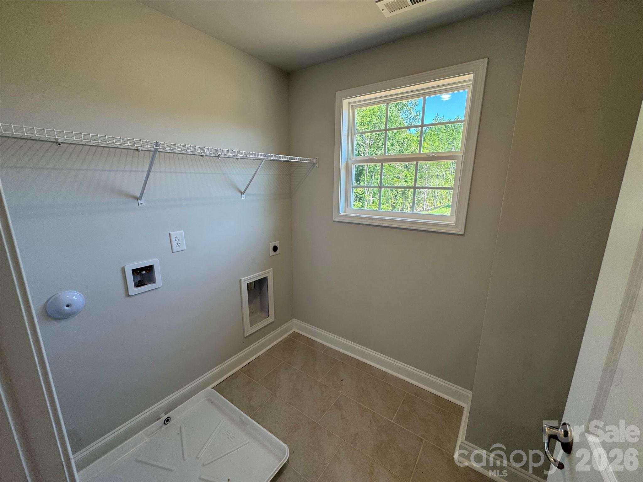 1570 Autumn Lane 117 Property Photo 16