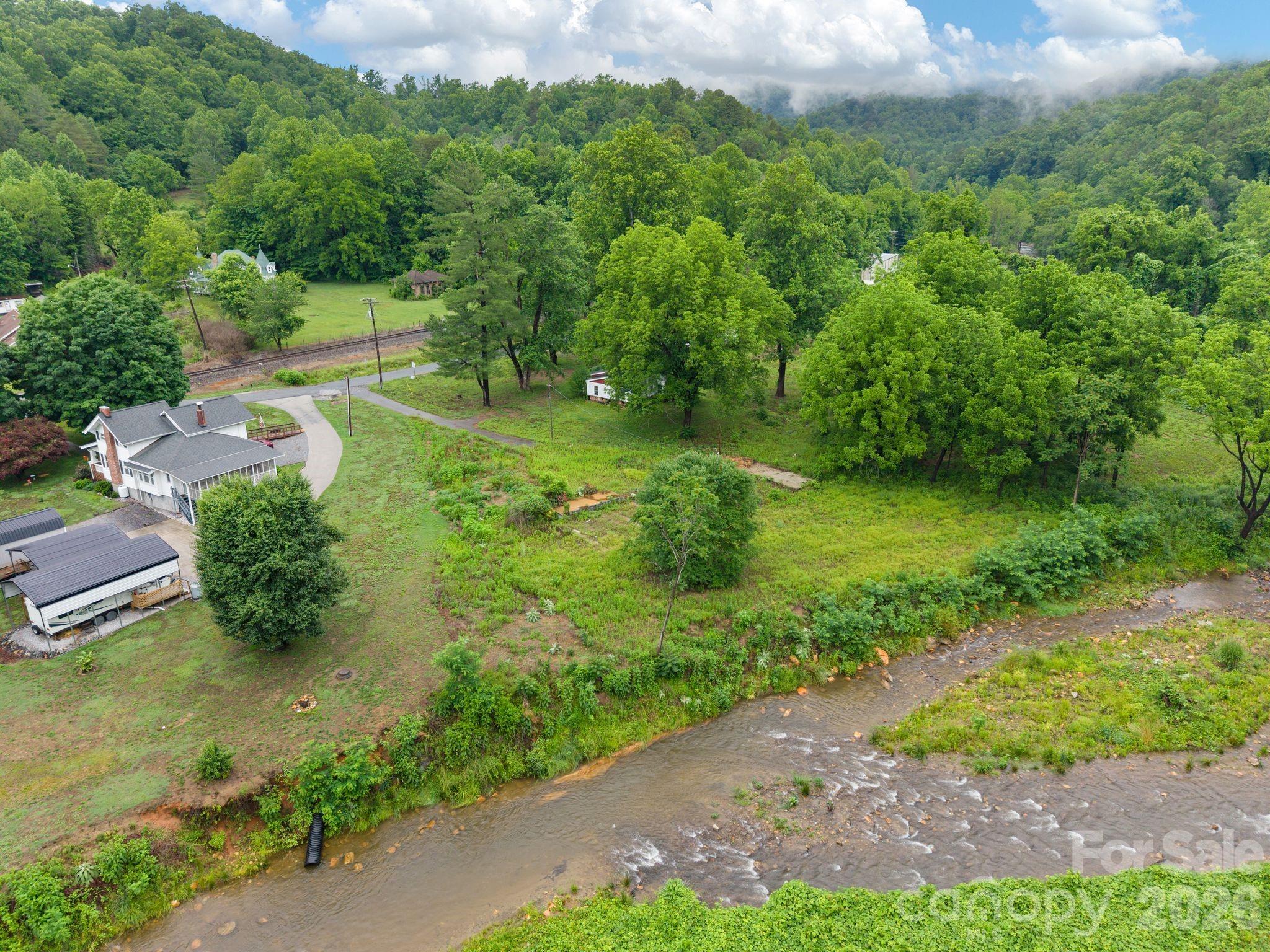 450 Orchard Street Property Photo 6