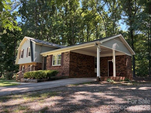4617 Oakwood Circle Property Photo 2