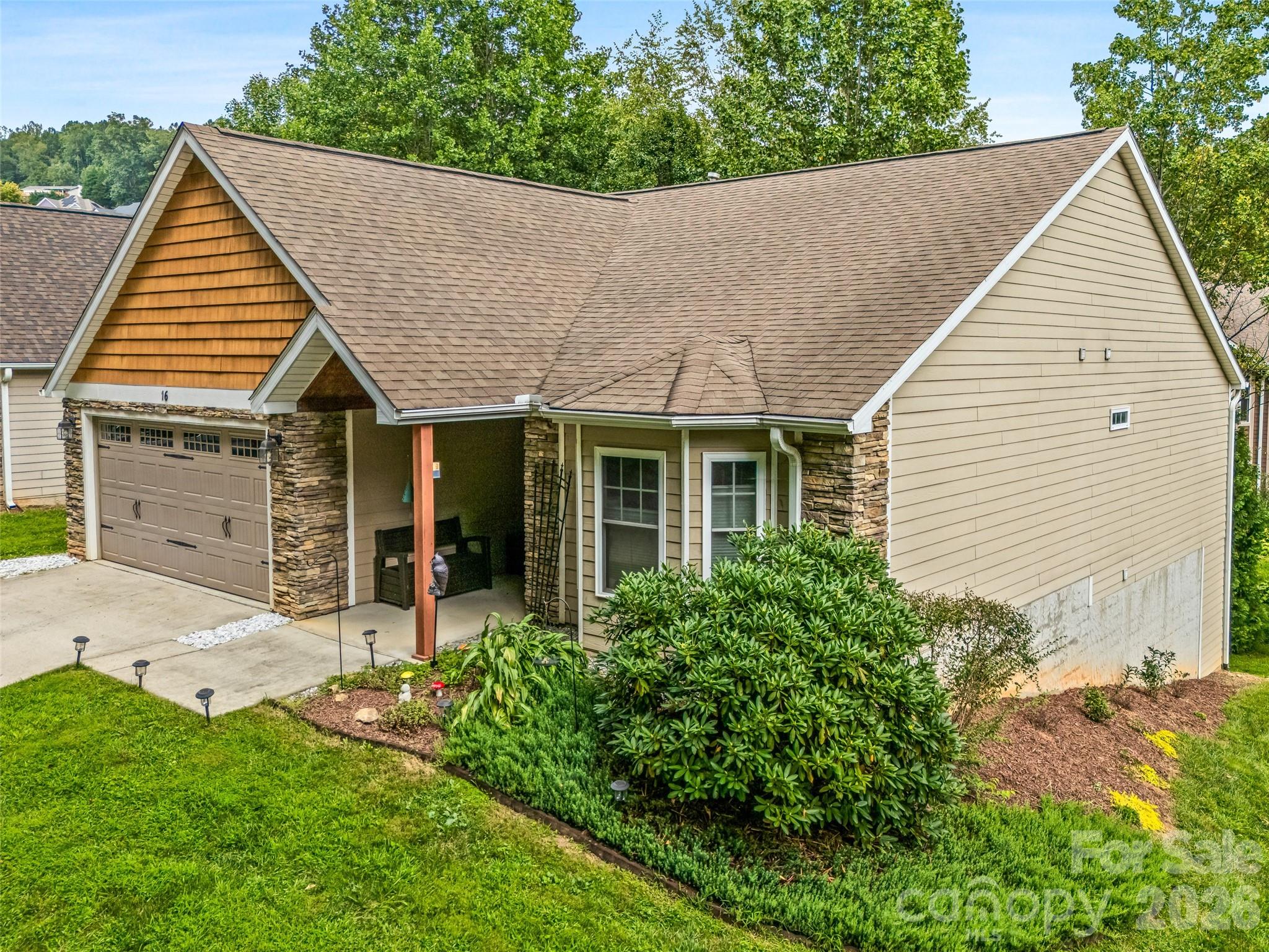 16 Jennlynn Drive Property Photo 2