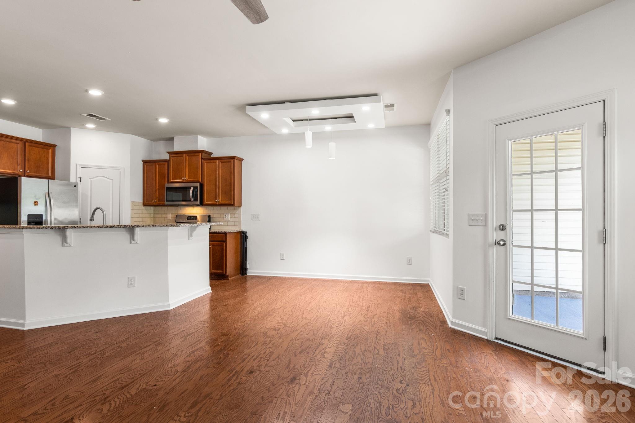 4037 Black Walnut Way Property Photo 6