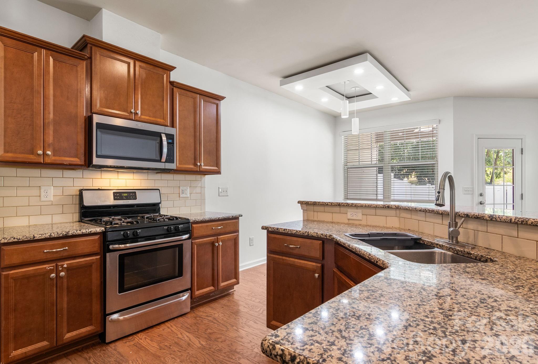 4037 Black Walnut Way Property Photo 10