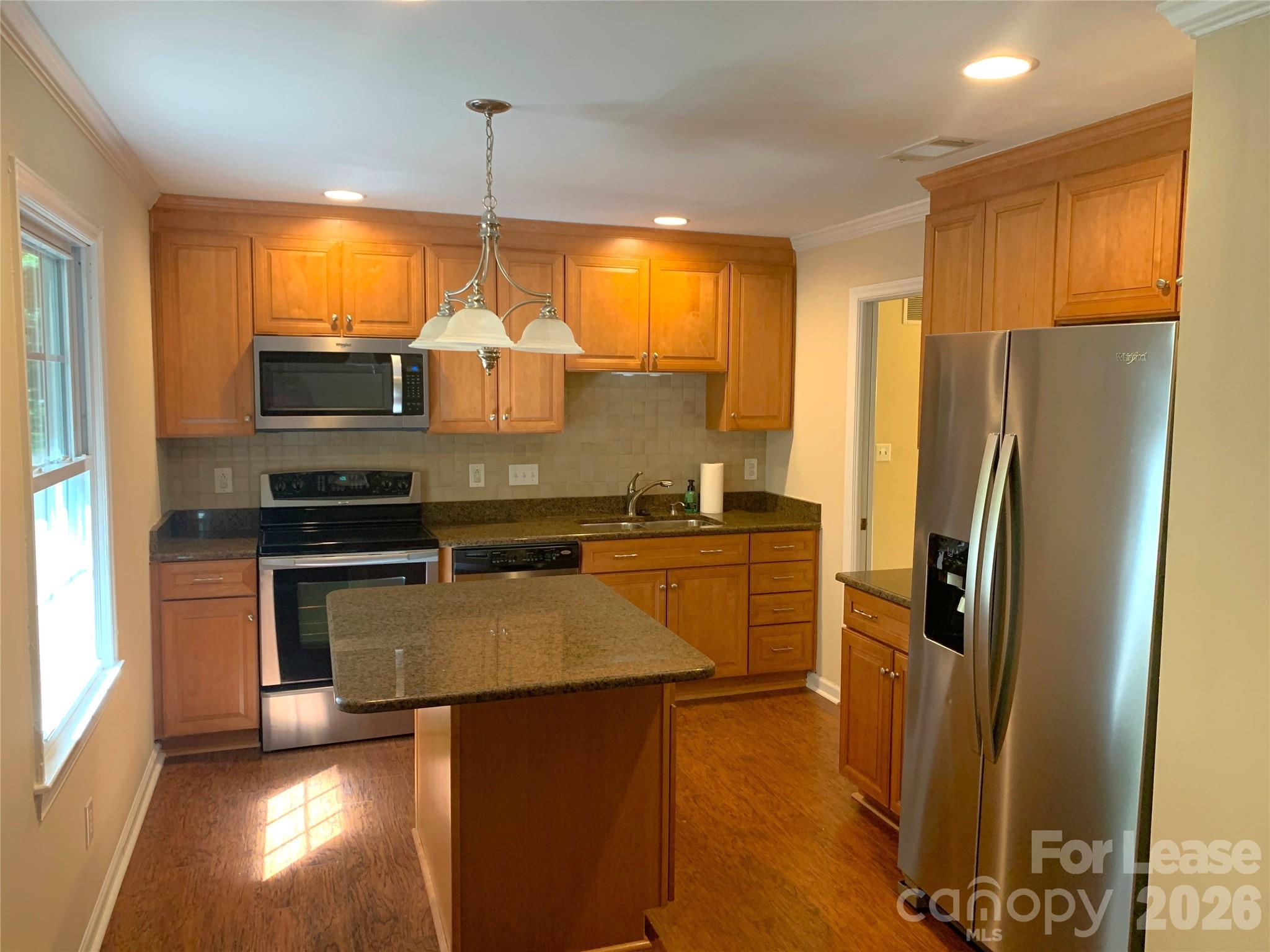 1114 Glenshannon Road Property Photo 2