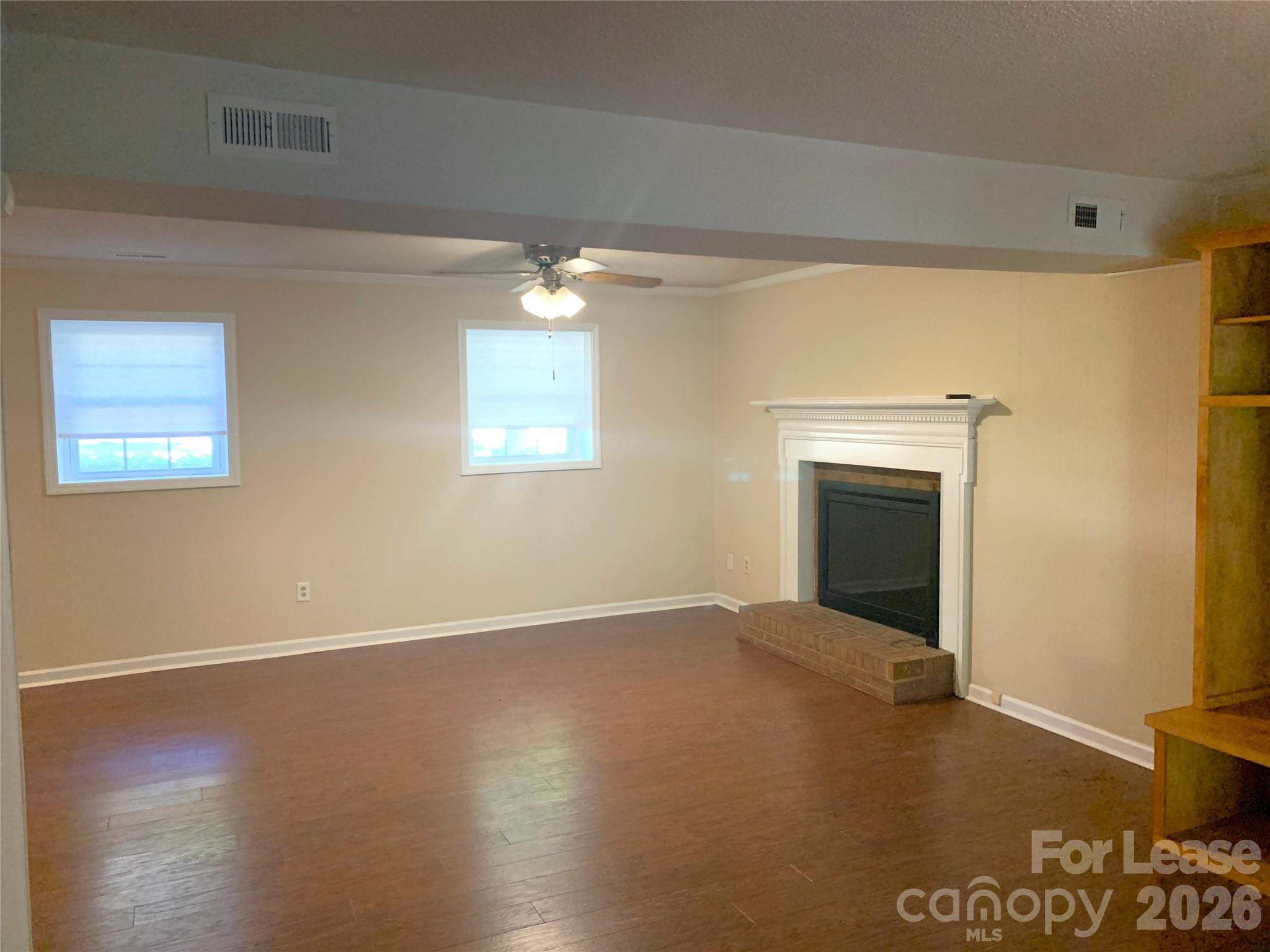 1114 Glenshannon Road Property Photo 9