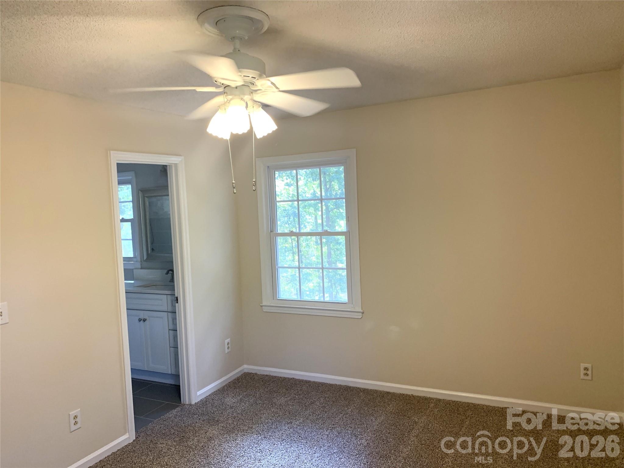 1114 Glenshannon Road Property Photo 10