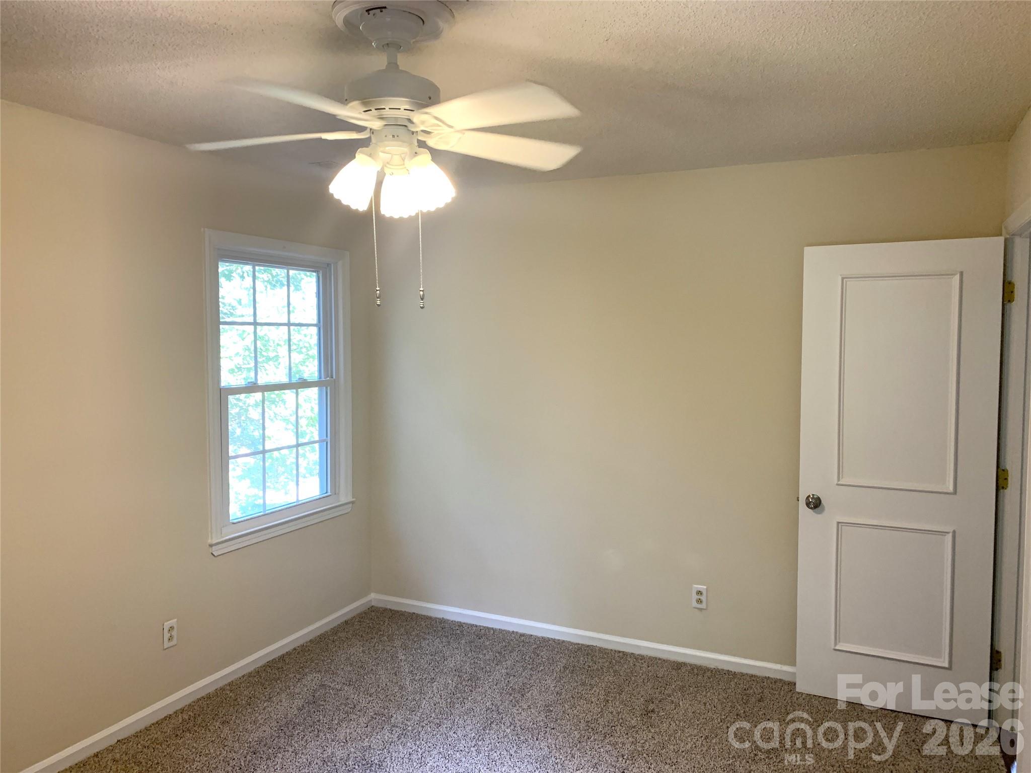 1114 Glenshannon Road Property Photo 11