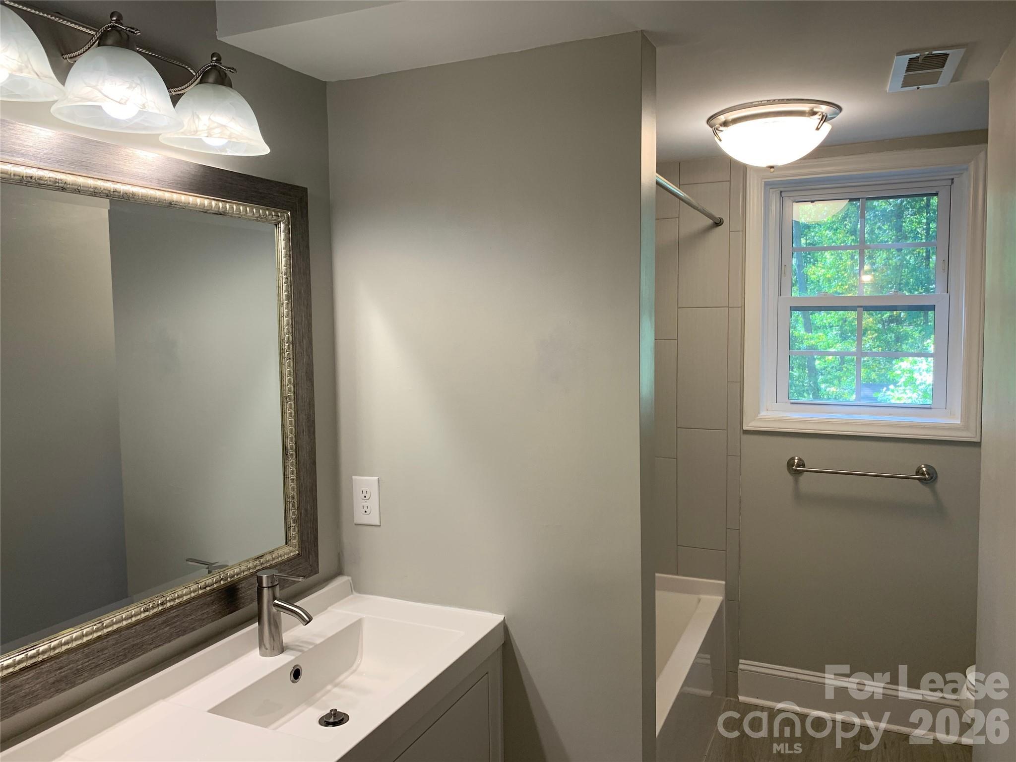 1114 Glenshannon Road Property Photo 21