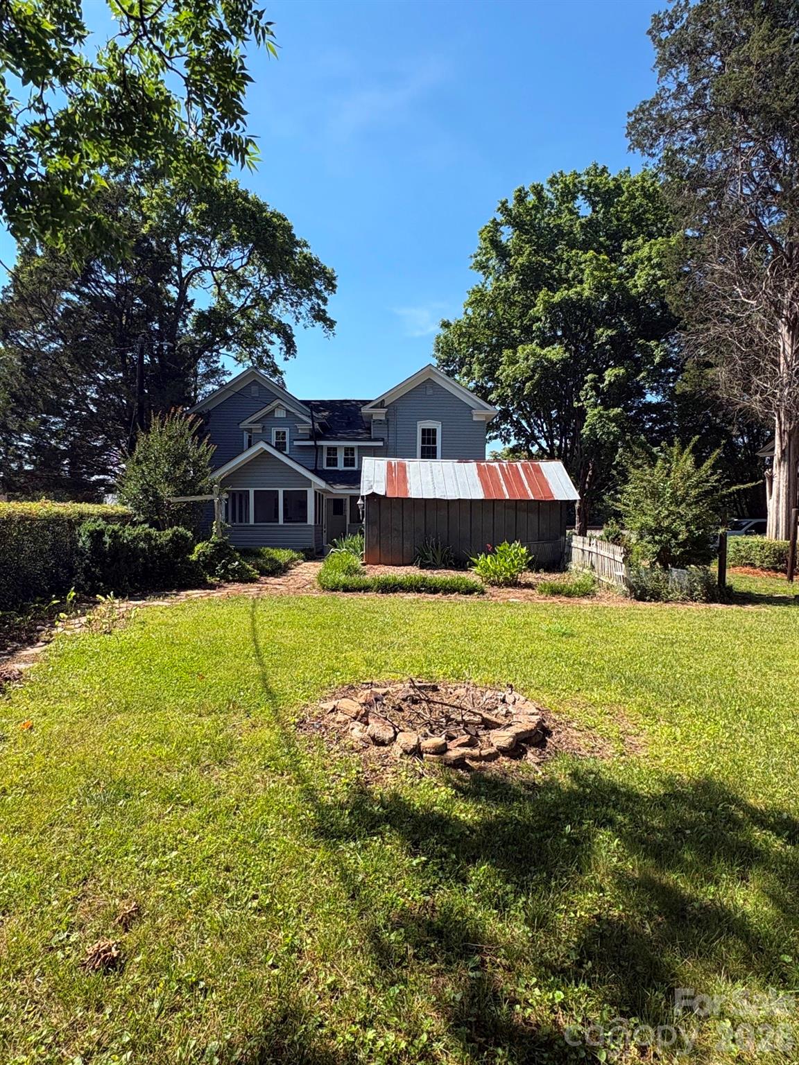 114 N Harris Street Property Photo 11