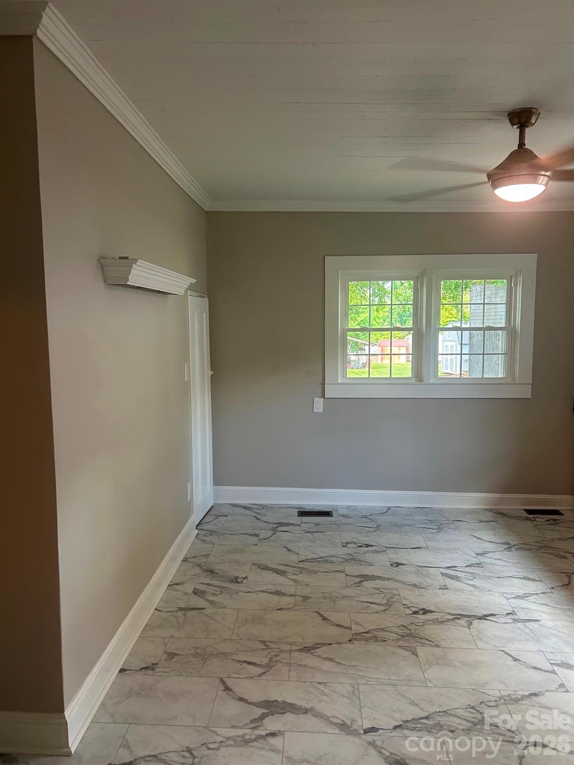 114 N Harris Street Property Photo 12