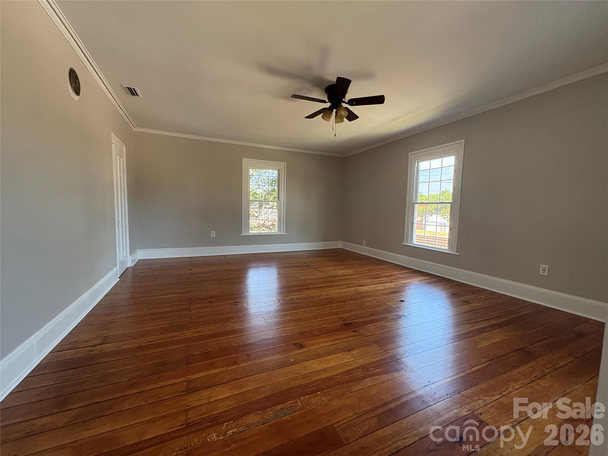 114 N Harris Street Property Photo 27