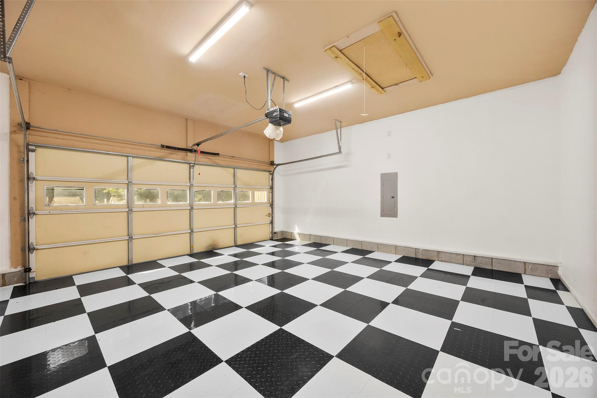 8011 Maxwelton Drive Property Photo 3