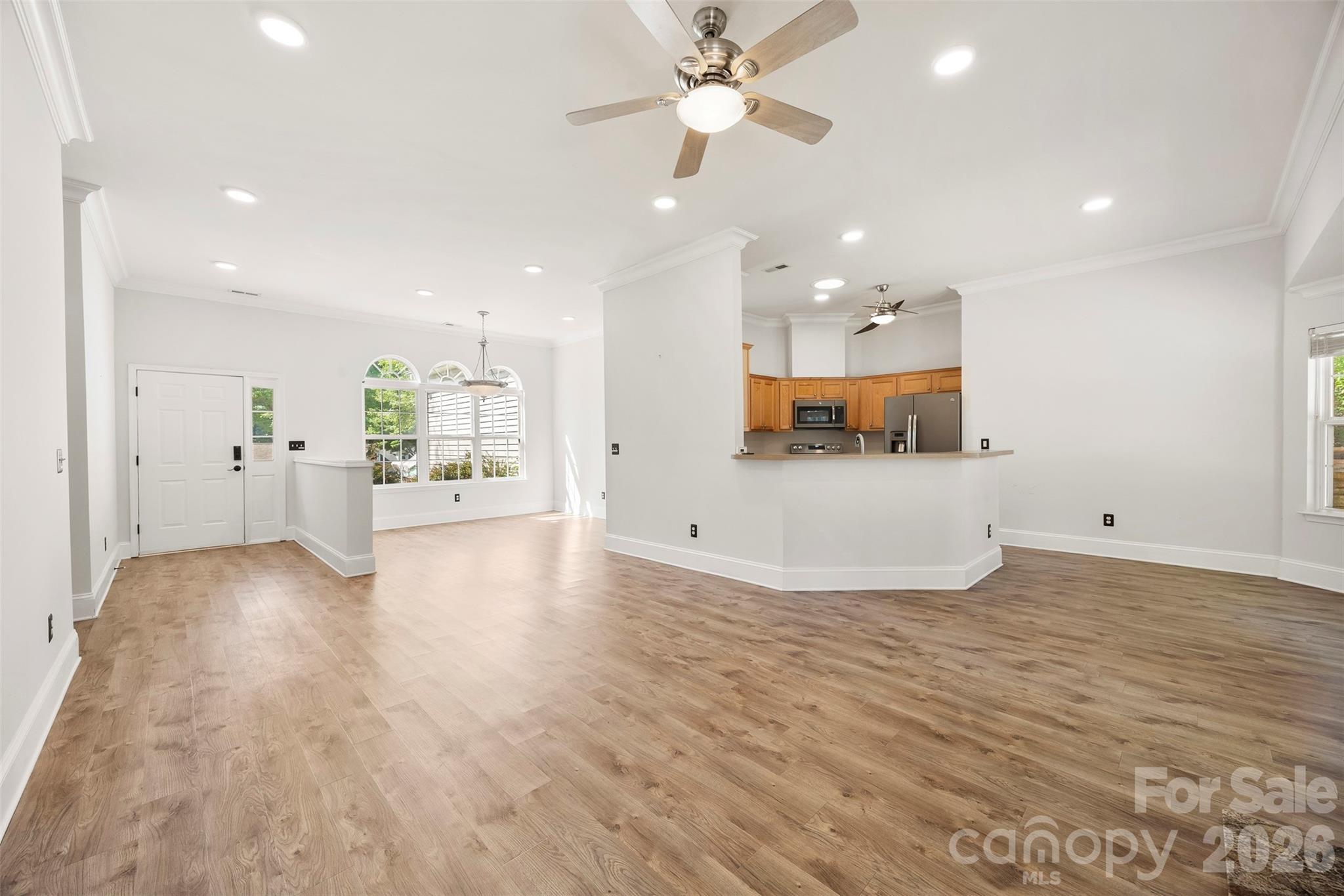 8011 Maxwelton Drive Property Photo 7