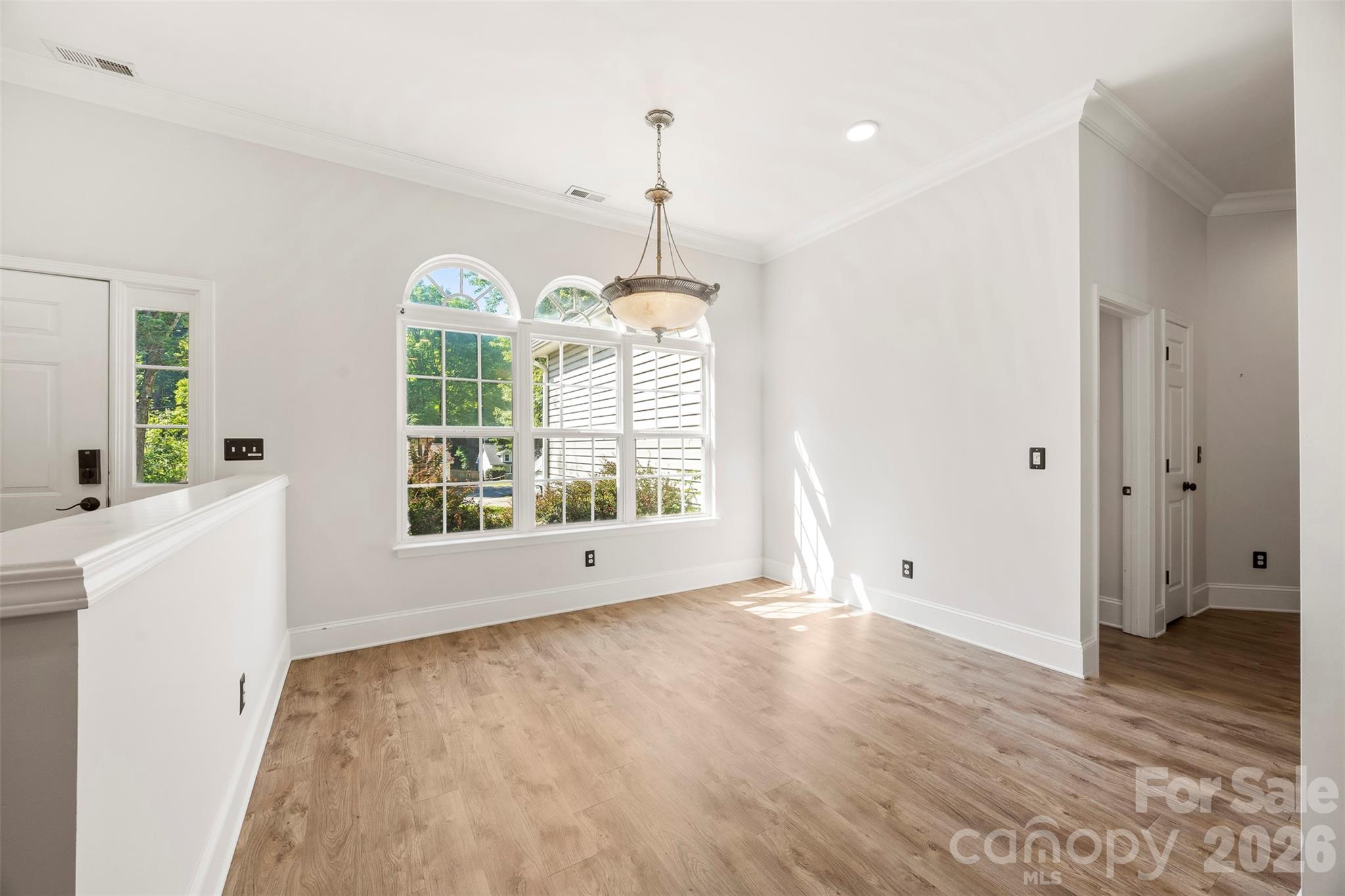 8011 Maxwelton Drive Property Photo 8