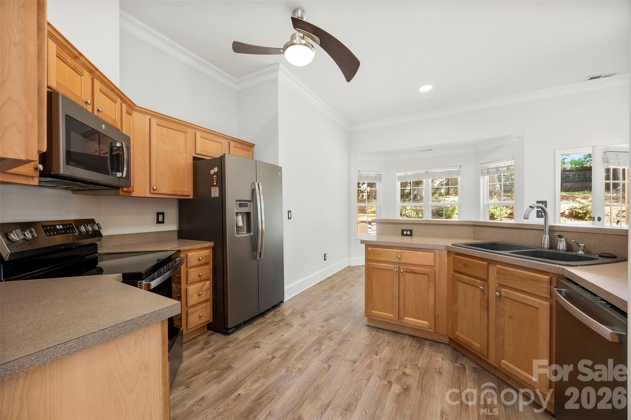 8011 Maxwelton Drive Property Photo 11