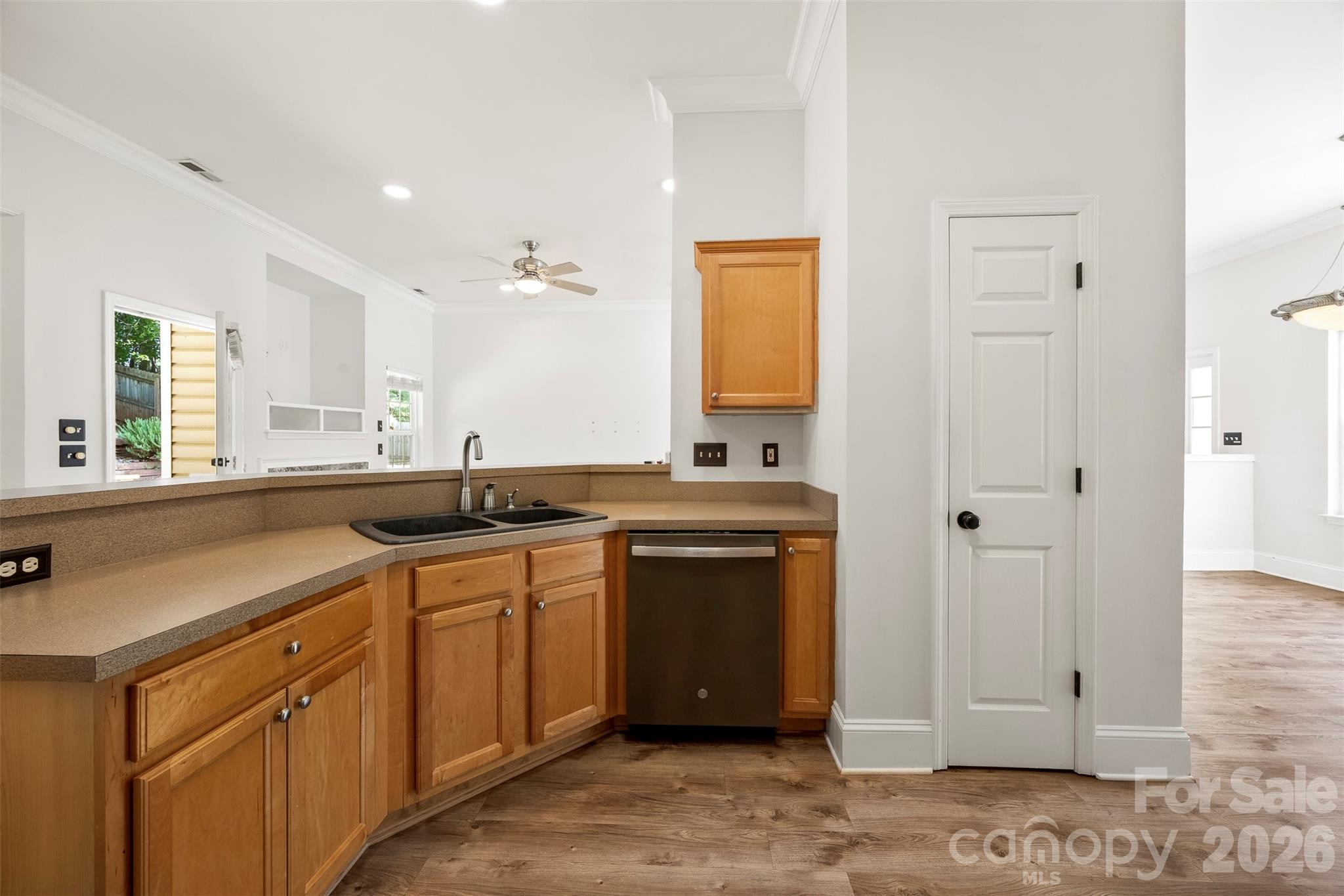 8011 Maxwelton Drive Property Photo 13