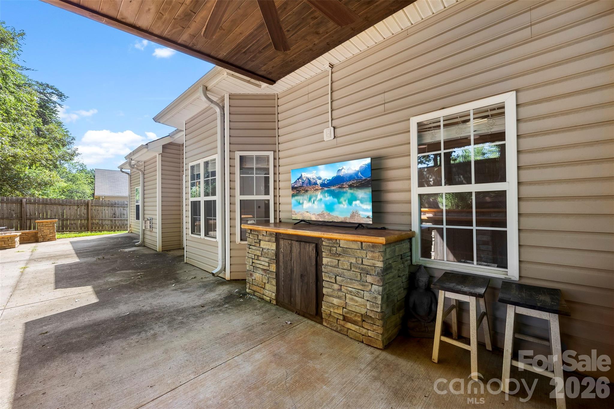 8011 Maxwelton Drive Property Photo 23