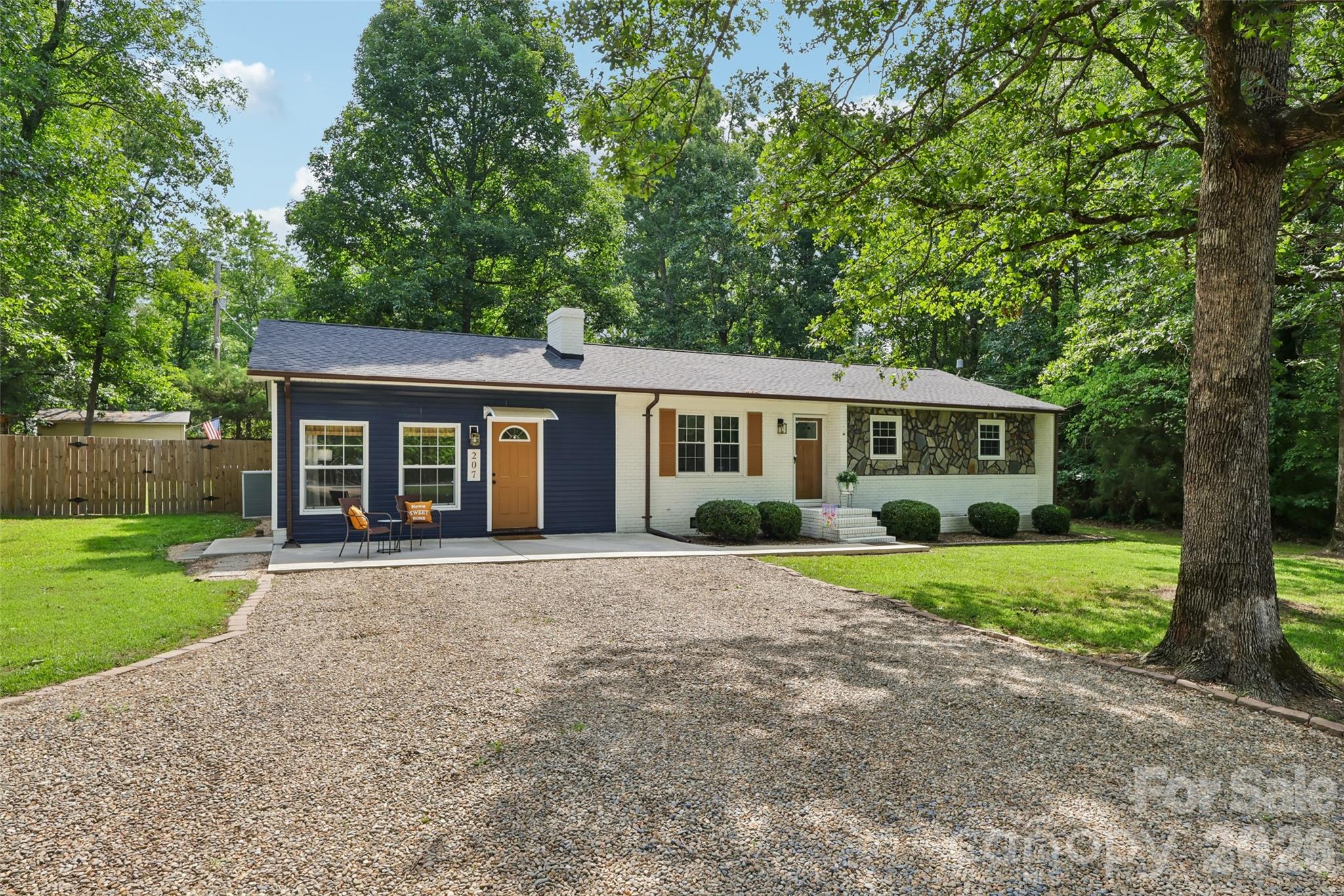 207 S Gold Branch Road Property Photo 3