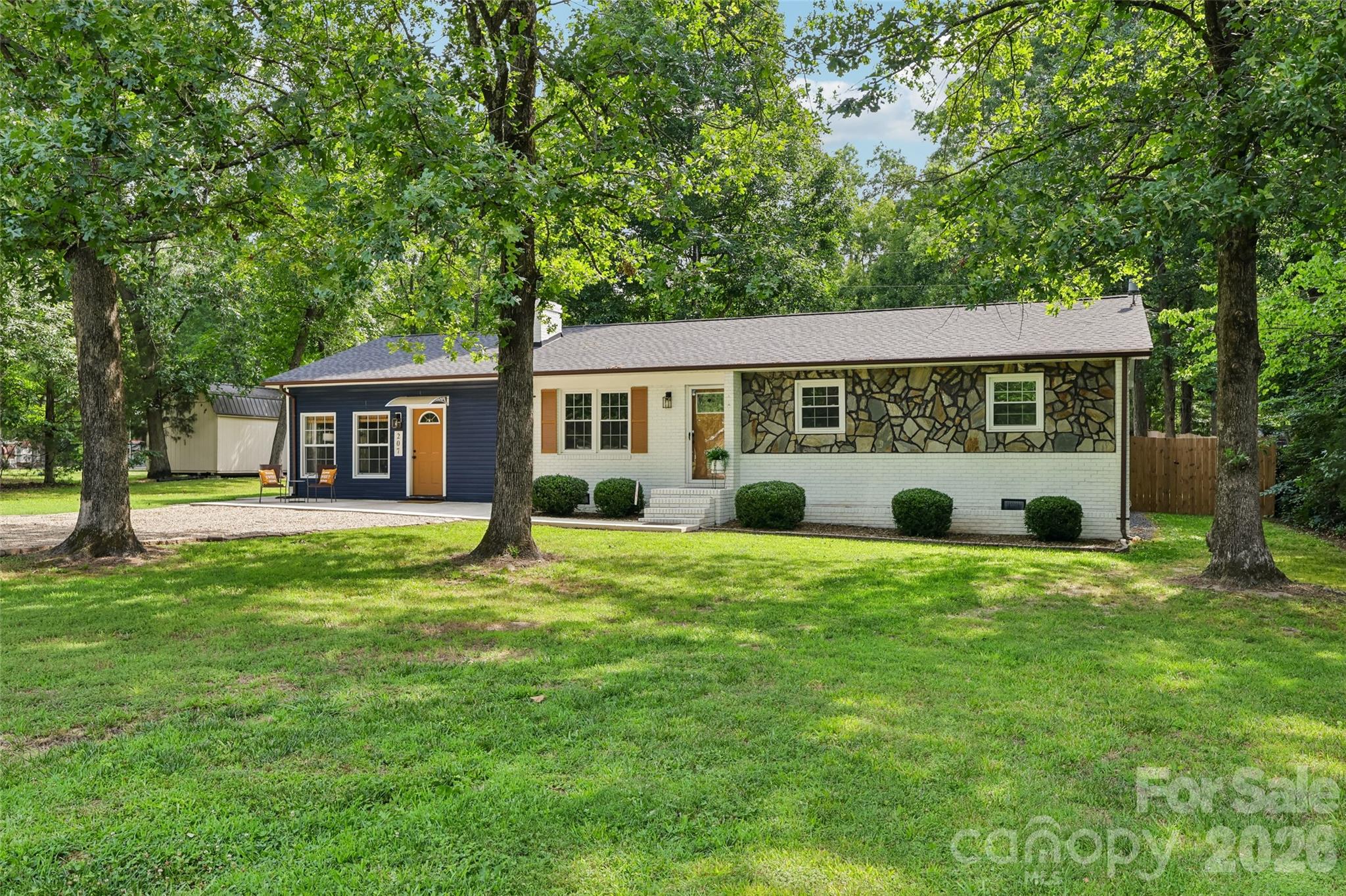 207 S Gold Branch Road Property Photo 4