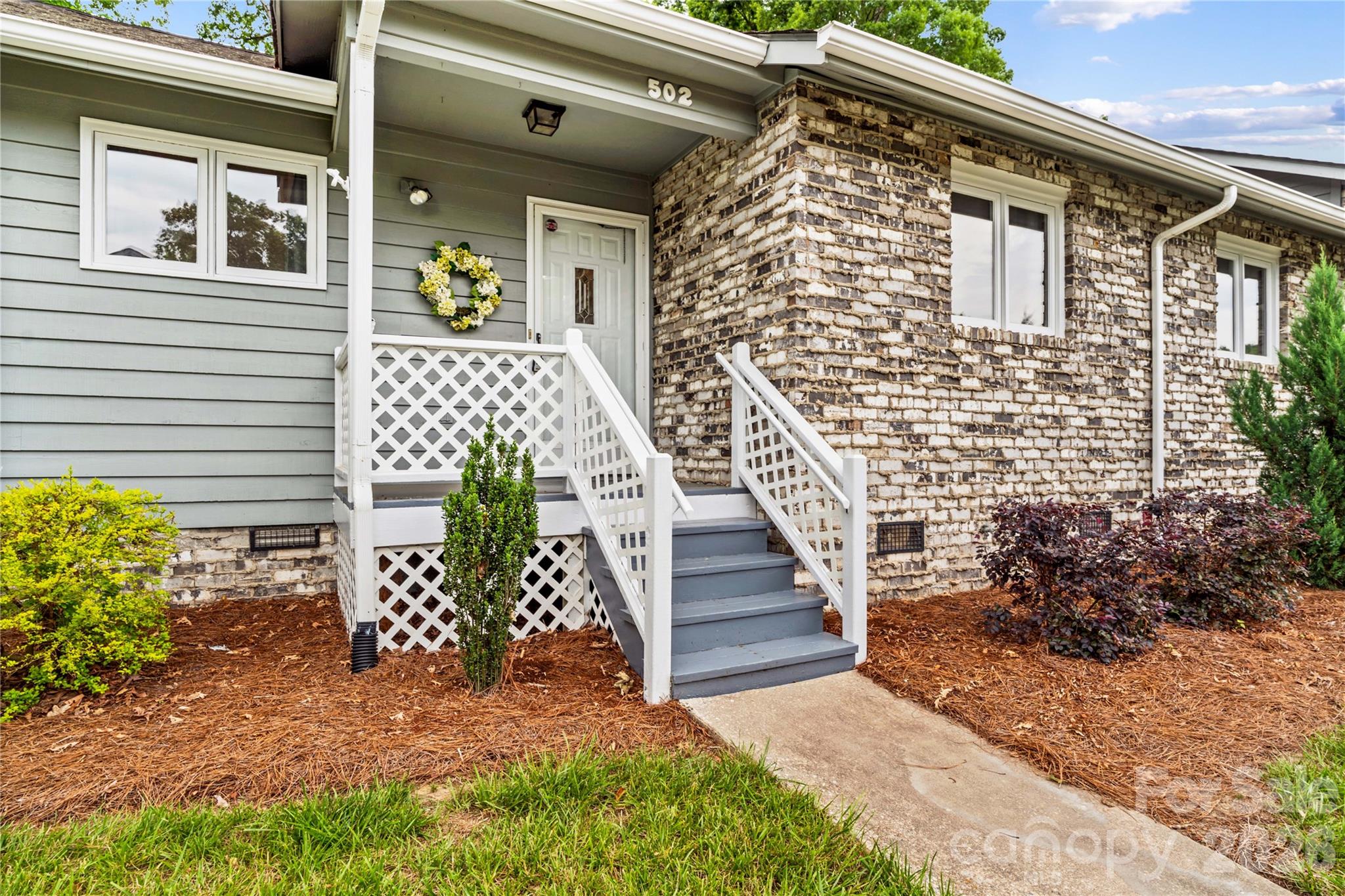 502 Wellington Hills Circle Property Photo 1