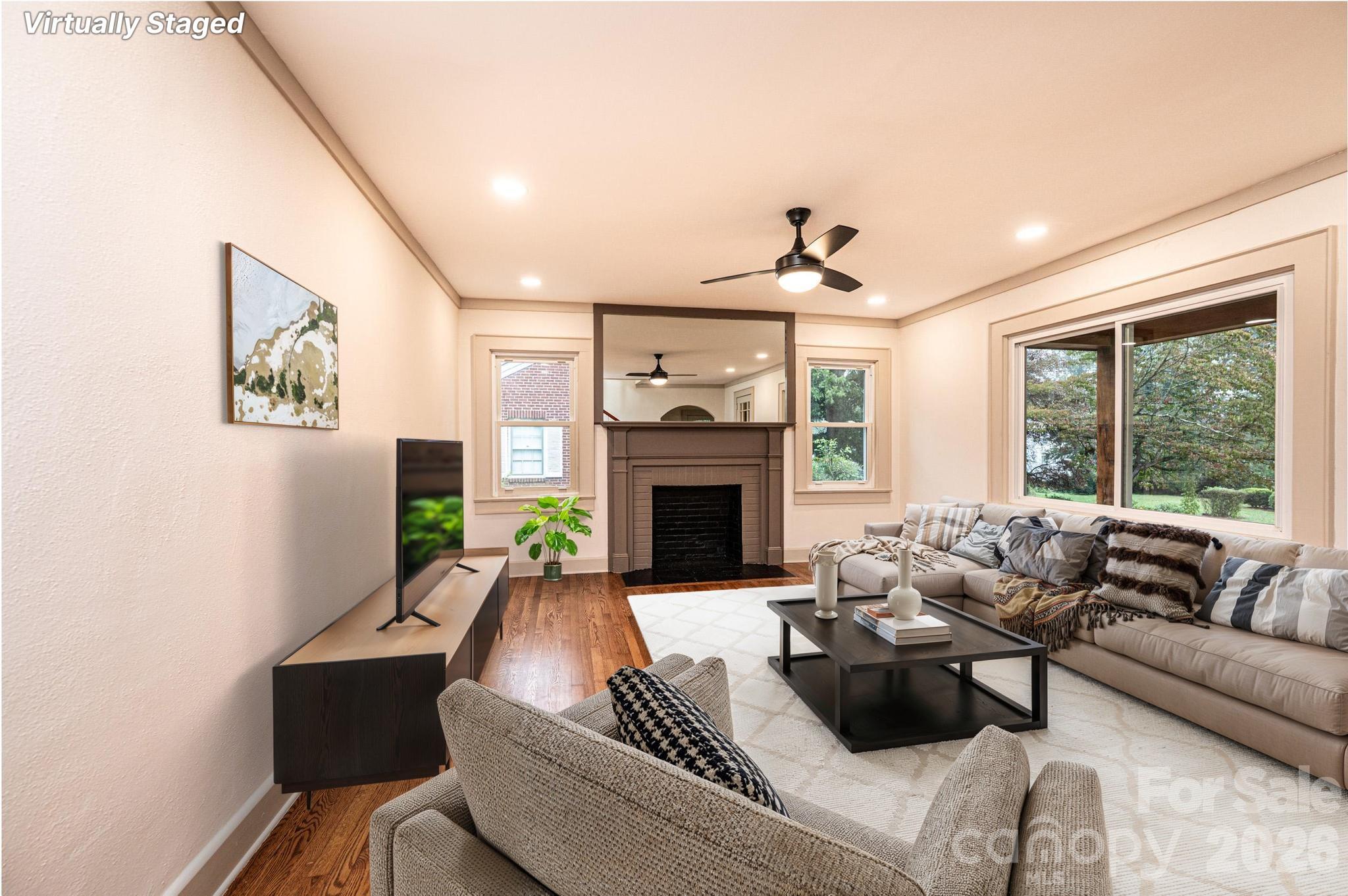 526 Kentwood Street Property Photo 13