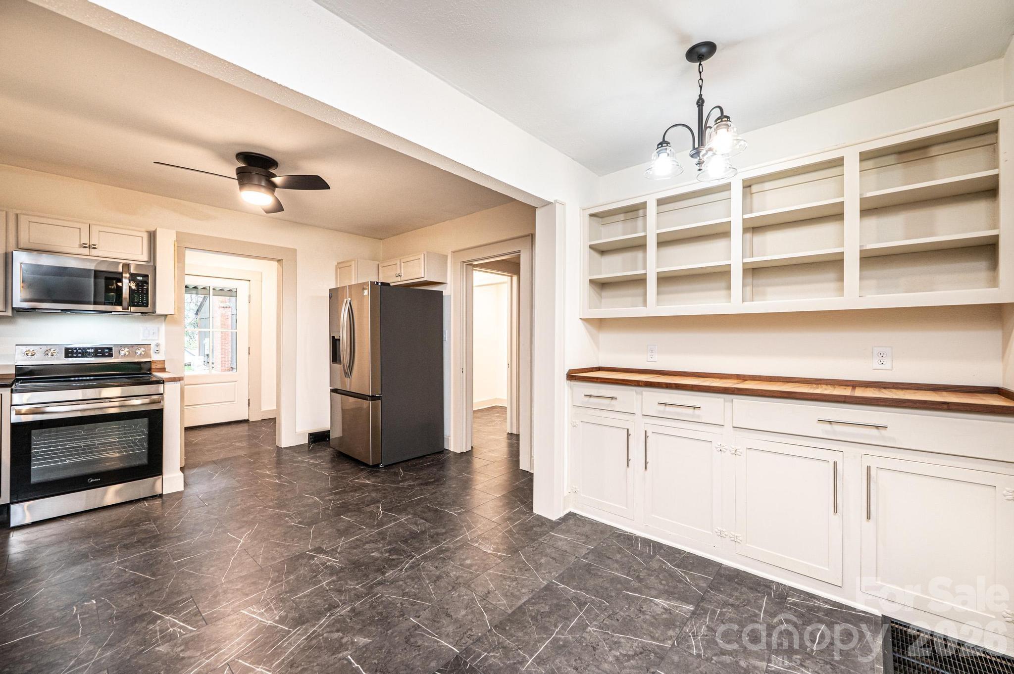 526 Kentwood Street Property Photo 19