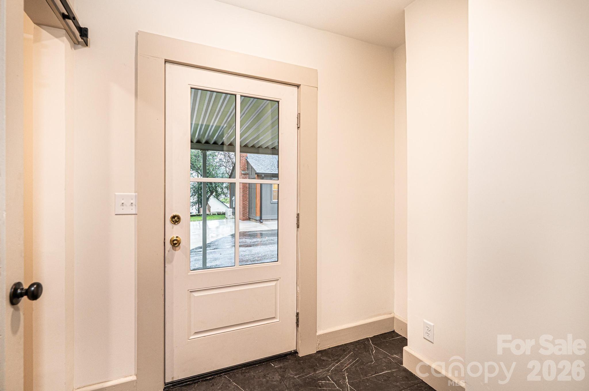 526 Kentwood Street Property Photo 21